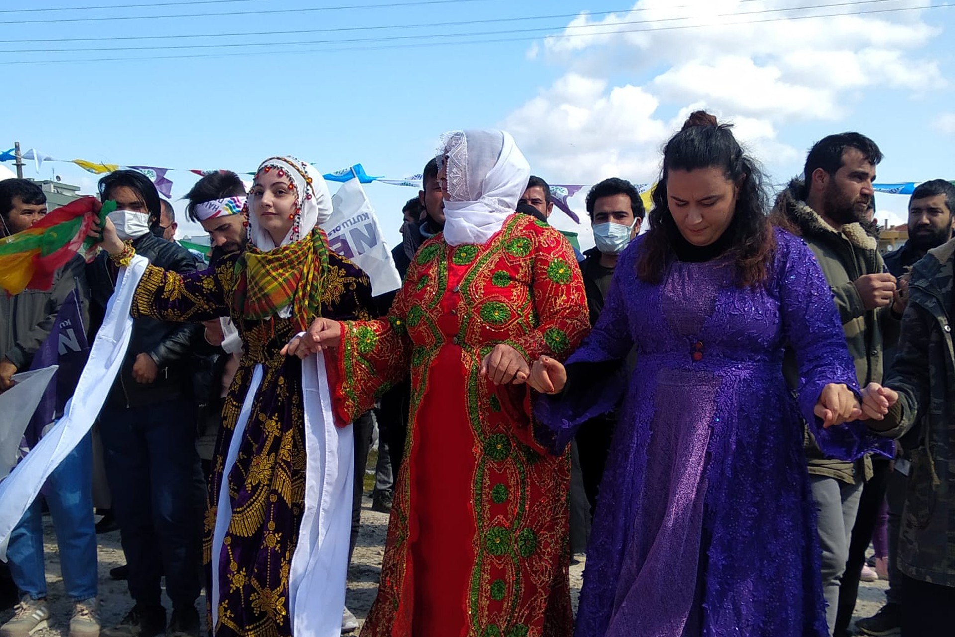 Çanakkale'de gerçekleştirilen Newroz kutlamasından bir fotoğraf.