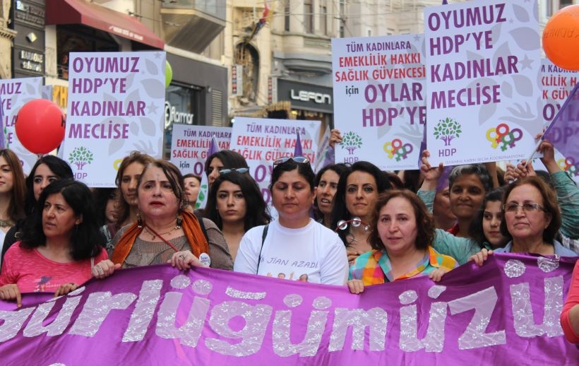 ‘Oylar HDP'ye, kadınlar meclise’