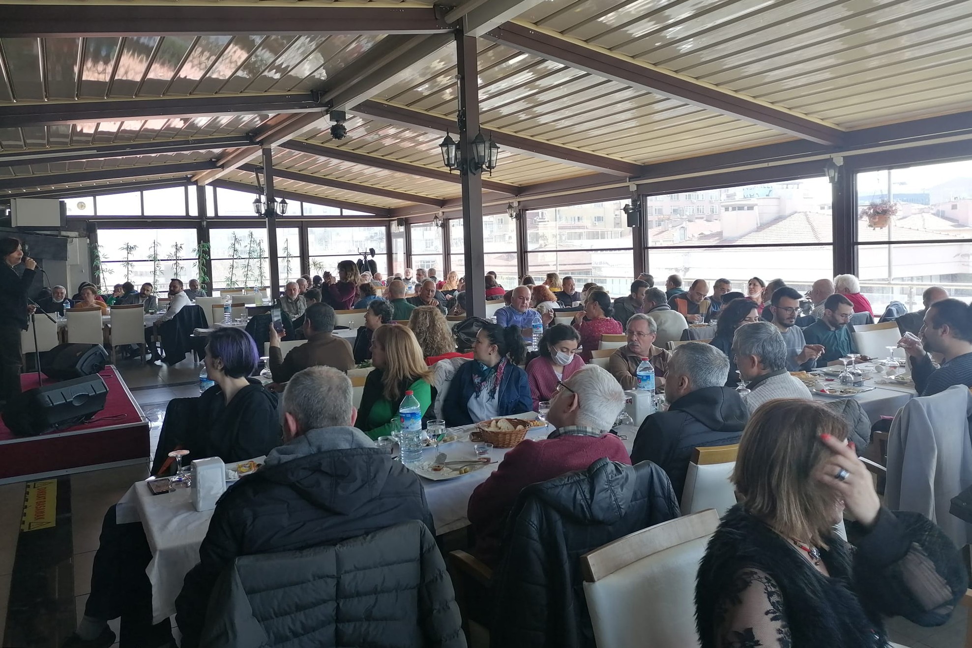 Emek Partisinin Çankaya'da düzenlediği dayanışma kahvaltısından bir fotoğraf.