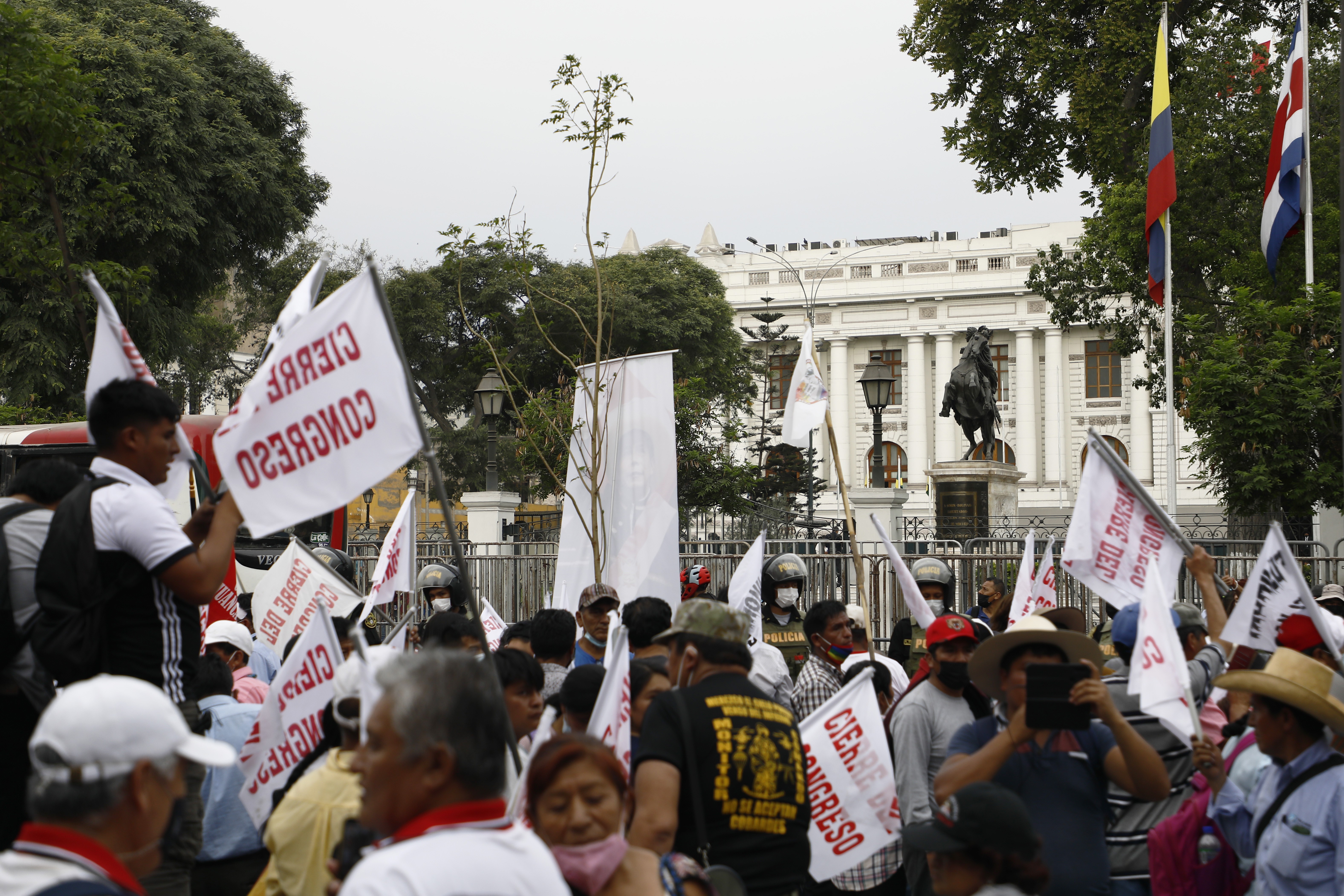 Peru meclisi protesto