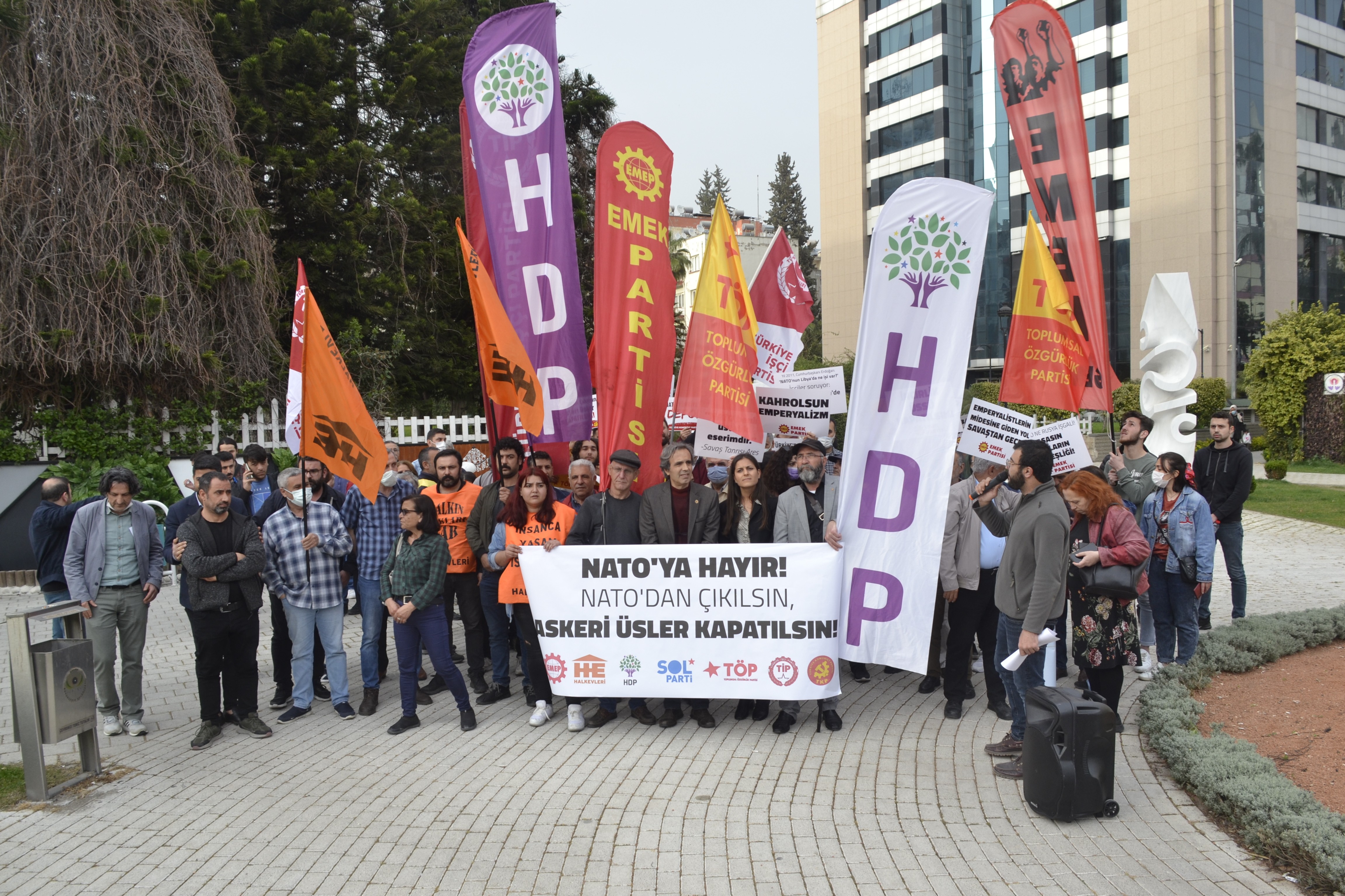 Adana, NATO protesto