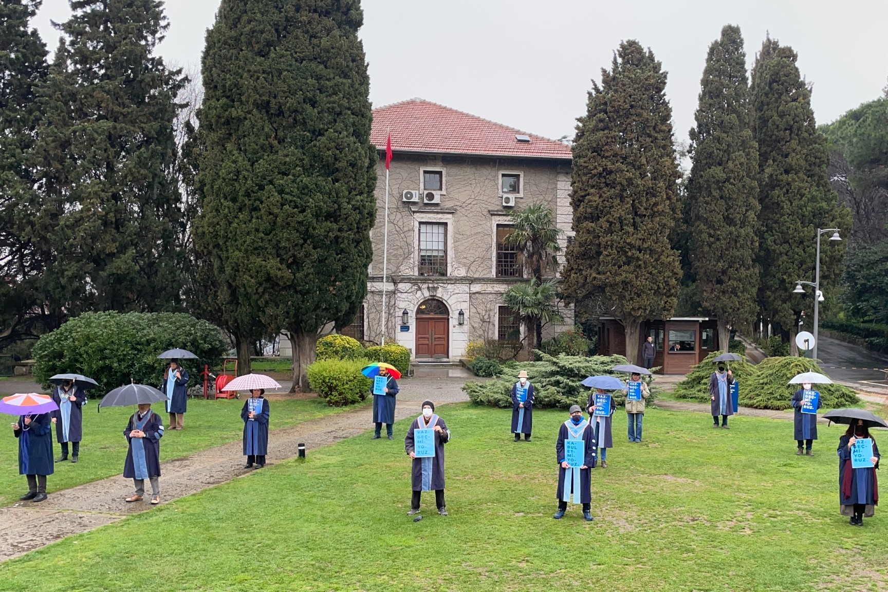 Boğaziçi Üniversitesi akademisyenleri eylem yaptı