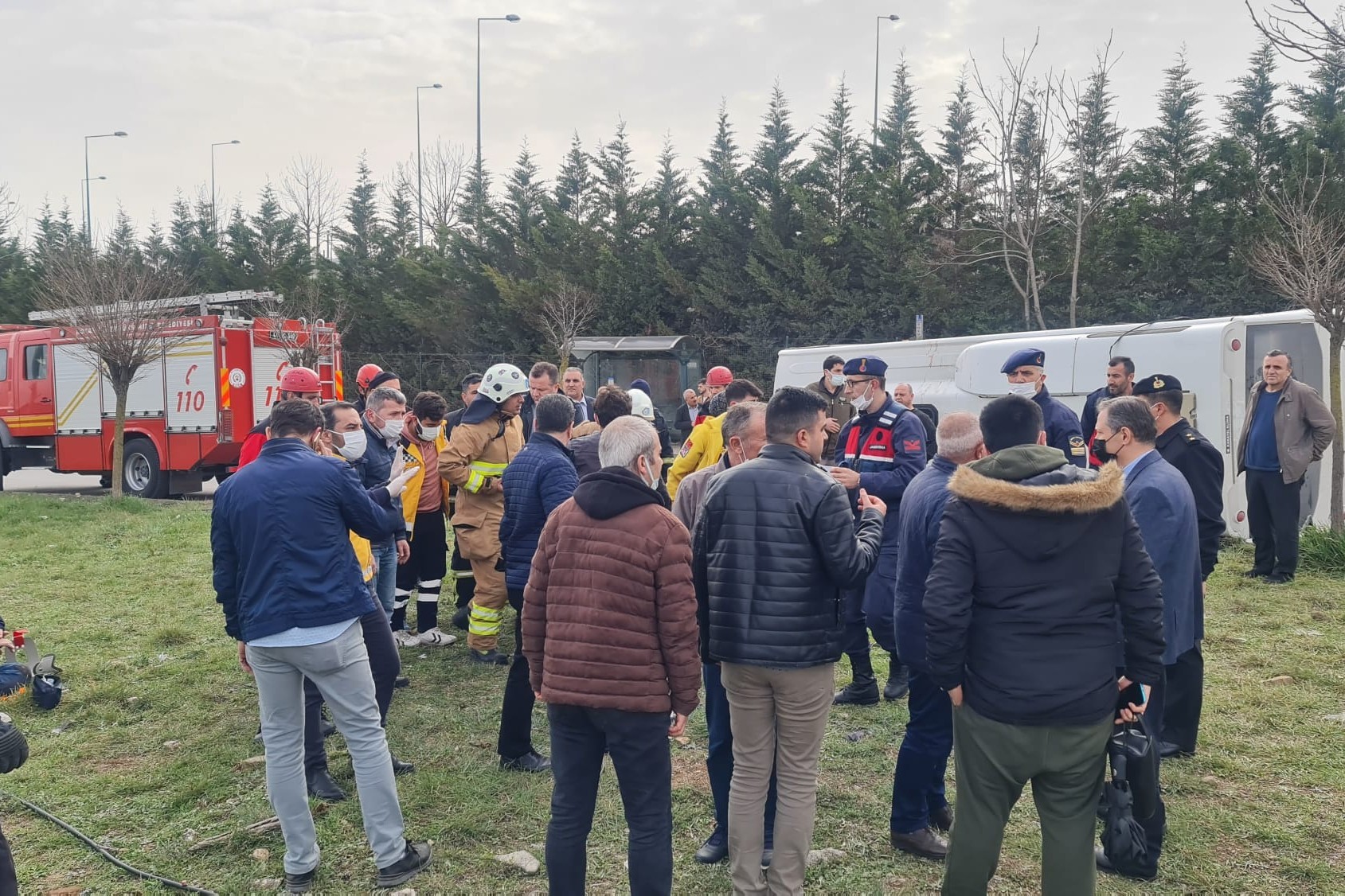 Kocaeli'de tanker ile servis midibüsü çarpıştı, 22 kişi yaralandı