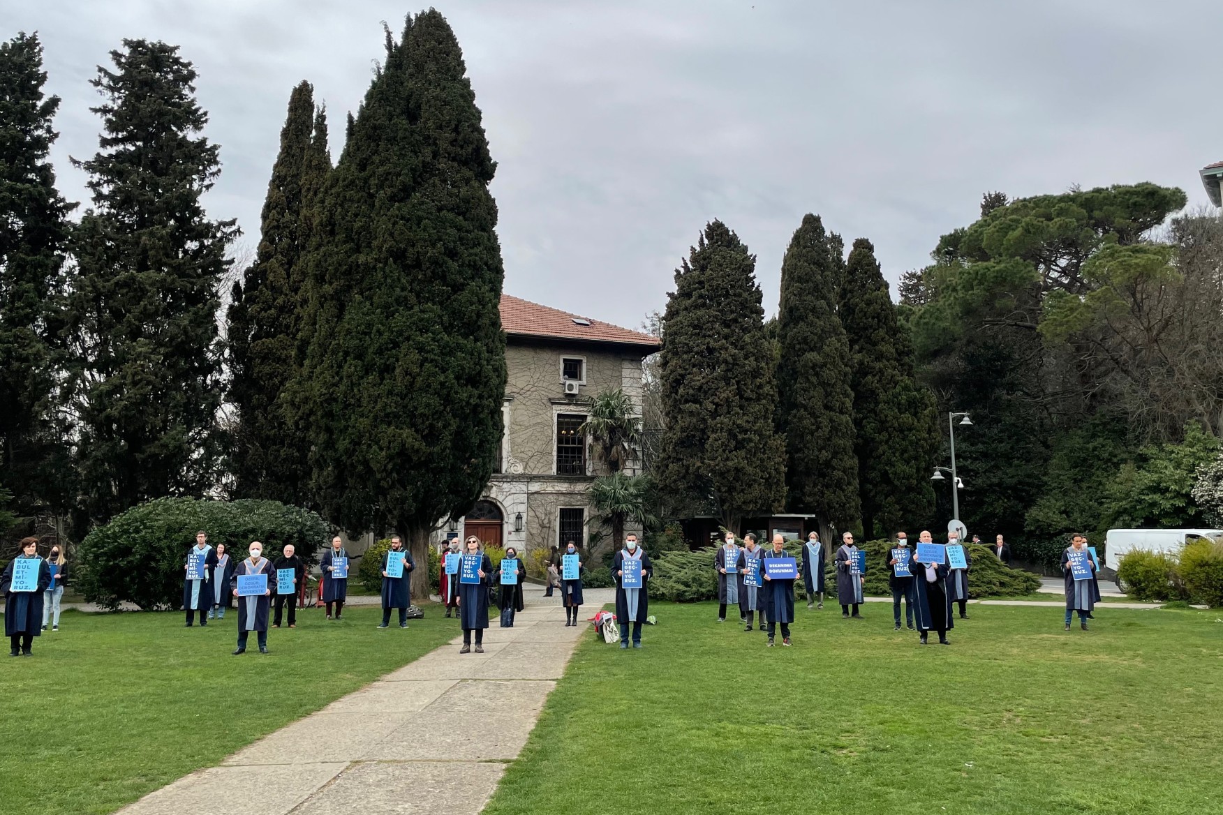 Boğaziçi Üniversitesi akademisyenleri eylem yaptı