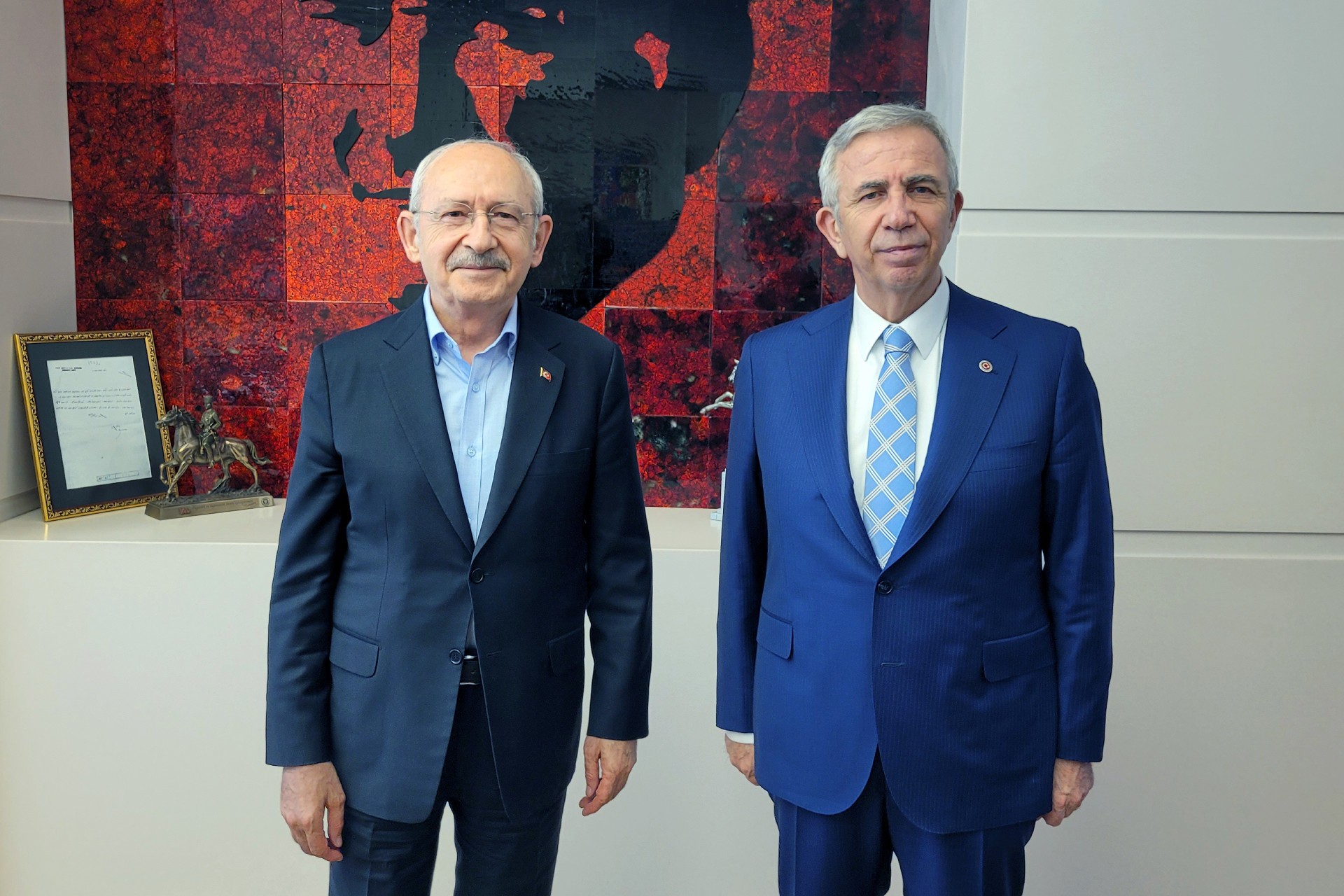 Mansur Yavaş (sağda) / Kemal Kılıçdaroğlu (soldA)