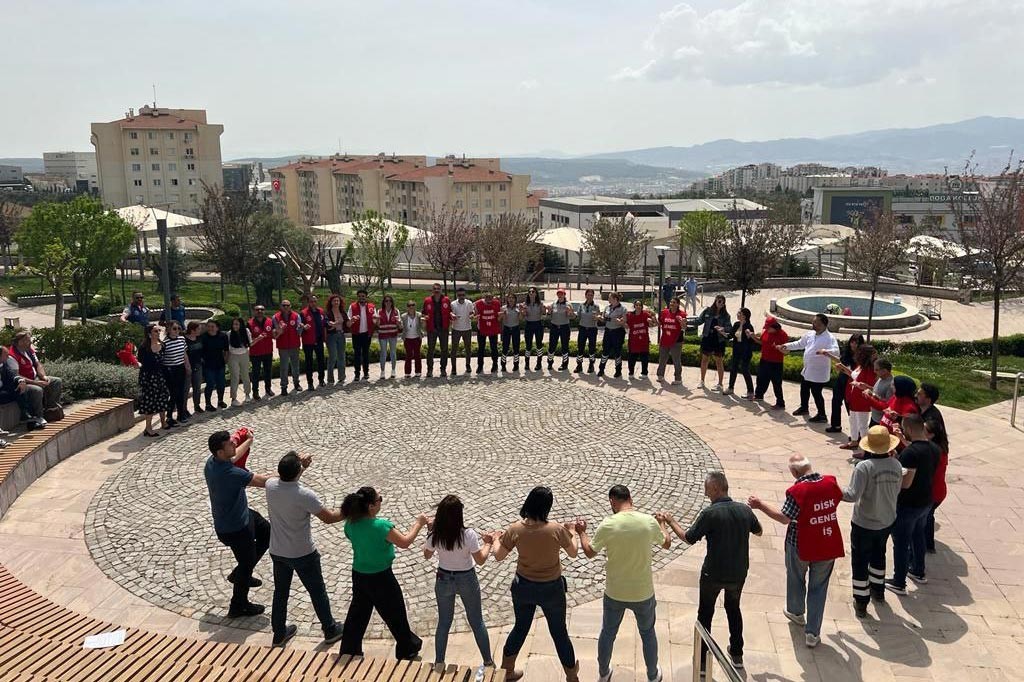 Sosyal yaşam merkezi işçilerinin 1 Mayıs kutlaması