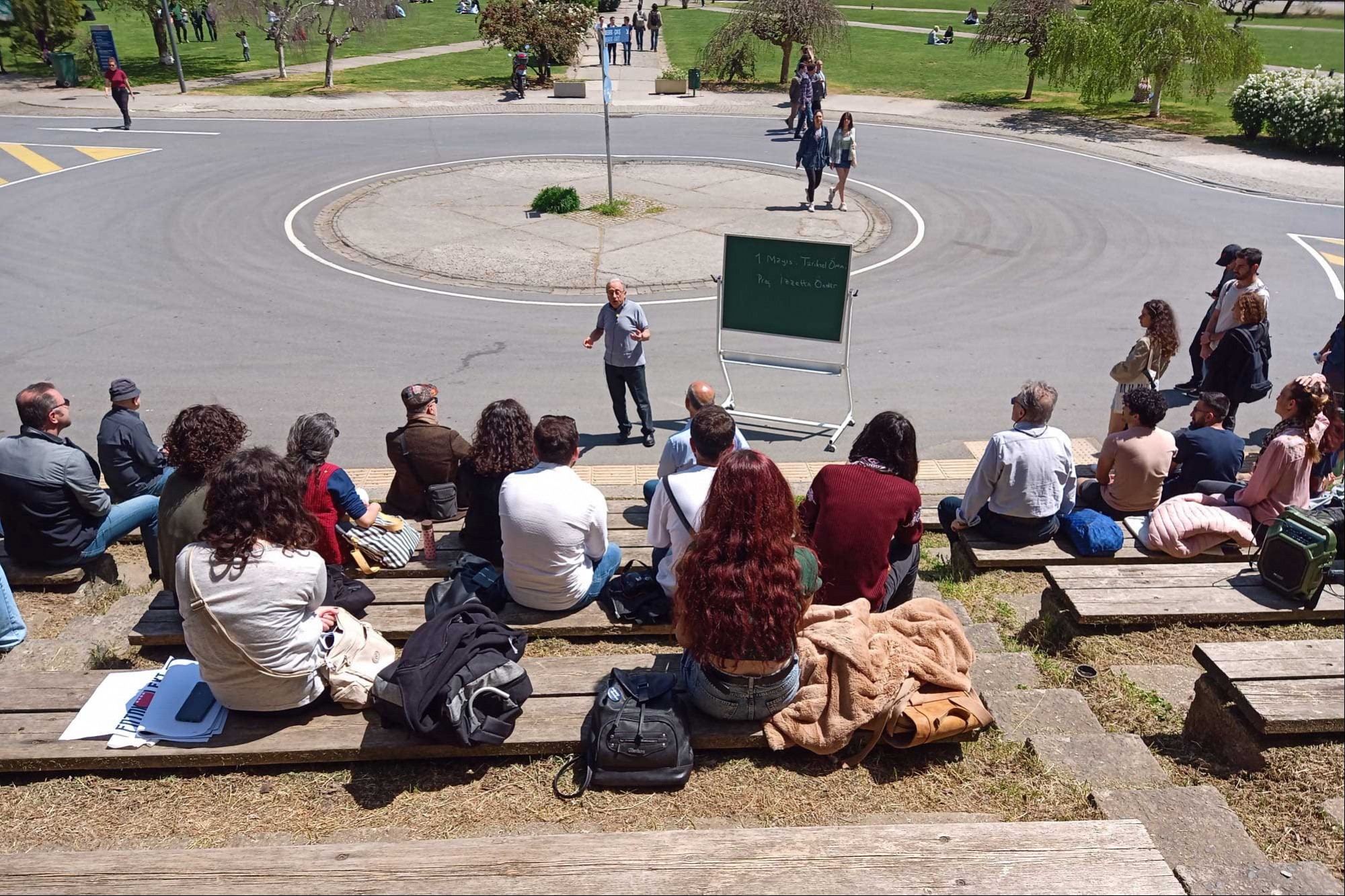 Boğaziçi öğrencilerinin İzzettin Önder ile yaptığı 1 Mayıs söyleşisi