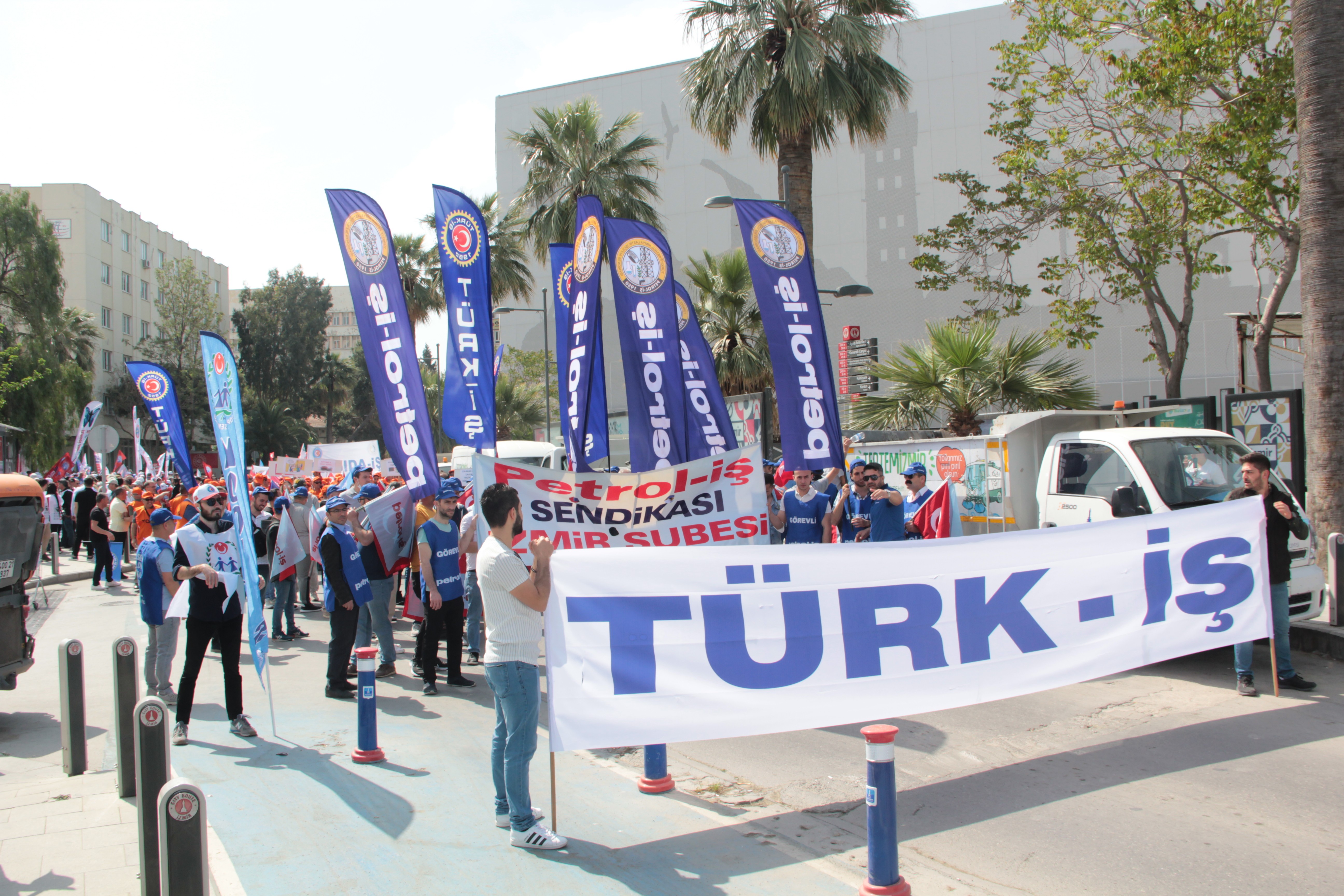 İzmir 1 Mayıs Türk İş 