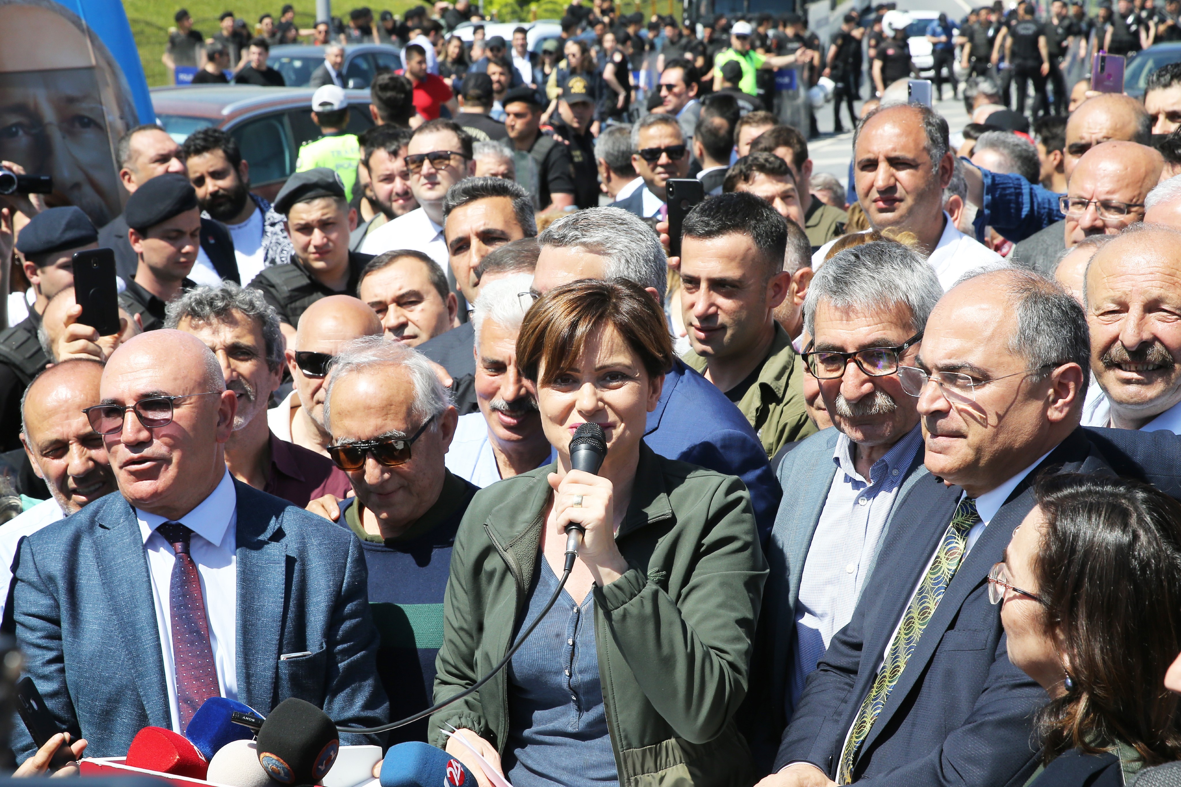 Canan Kaftancıoğlu, Atatürk Havalimanı’nda açıklama yaptı