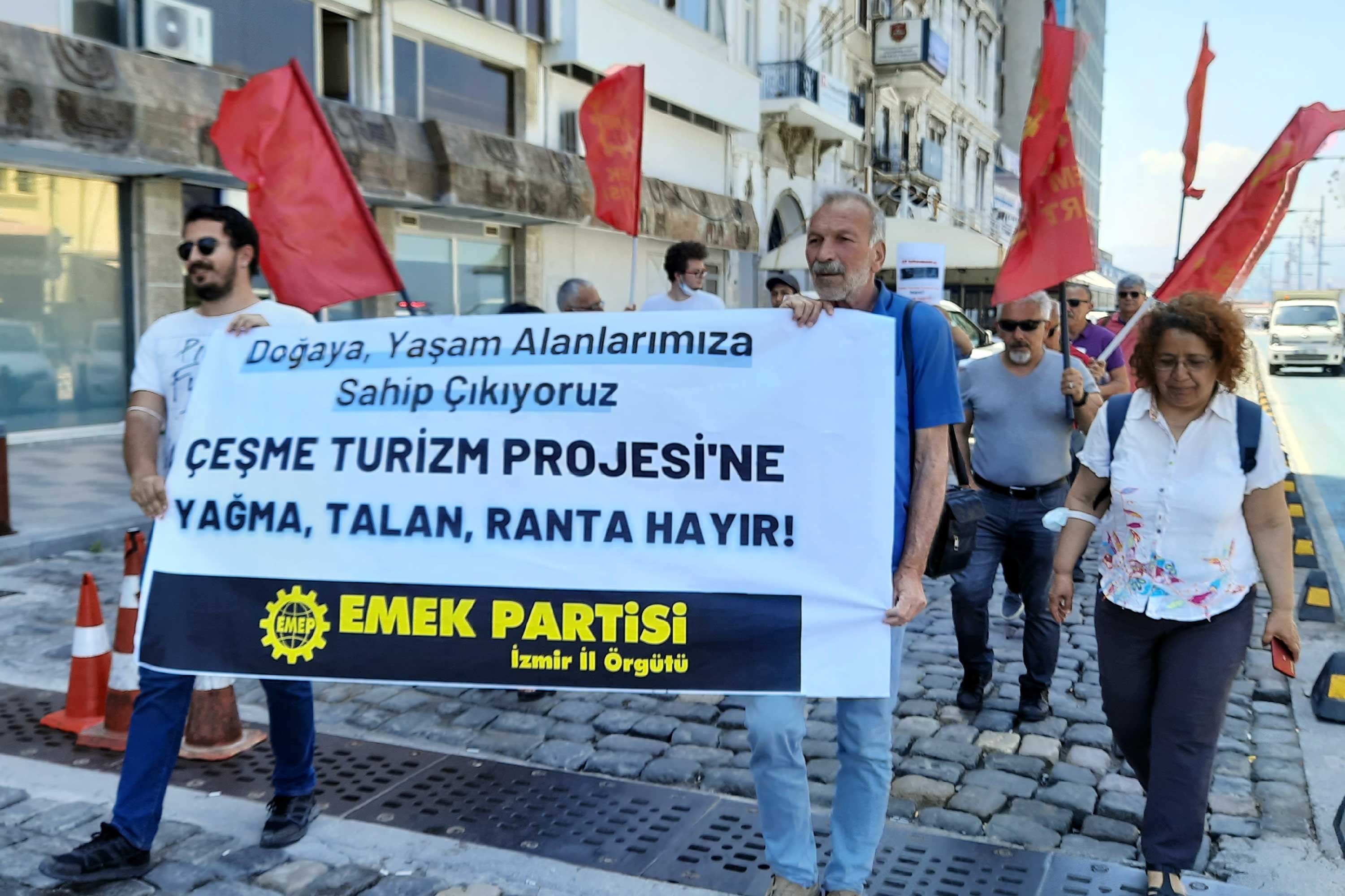 Çeşme projesine karşı düzenlenen kitlesel miting