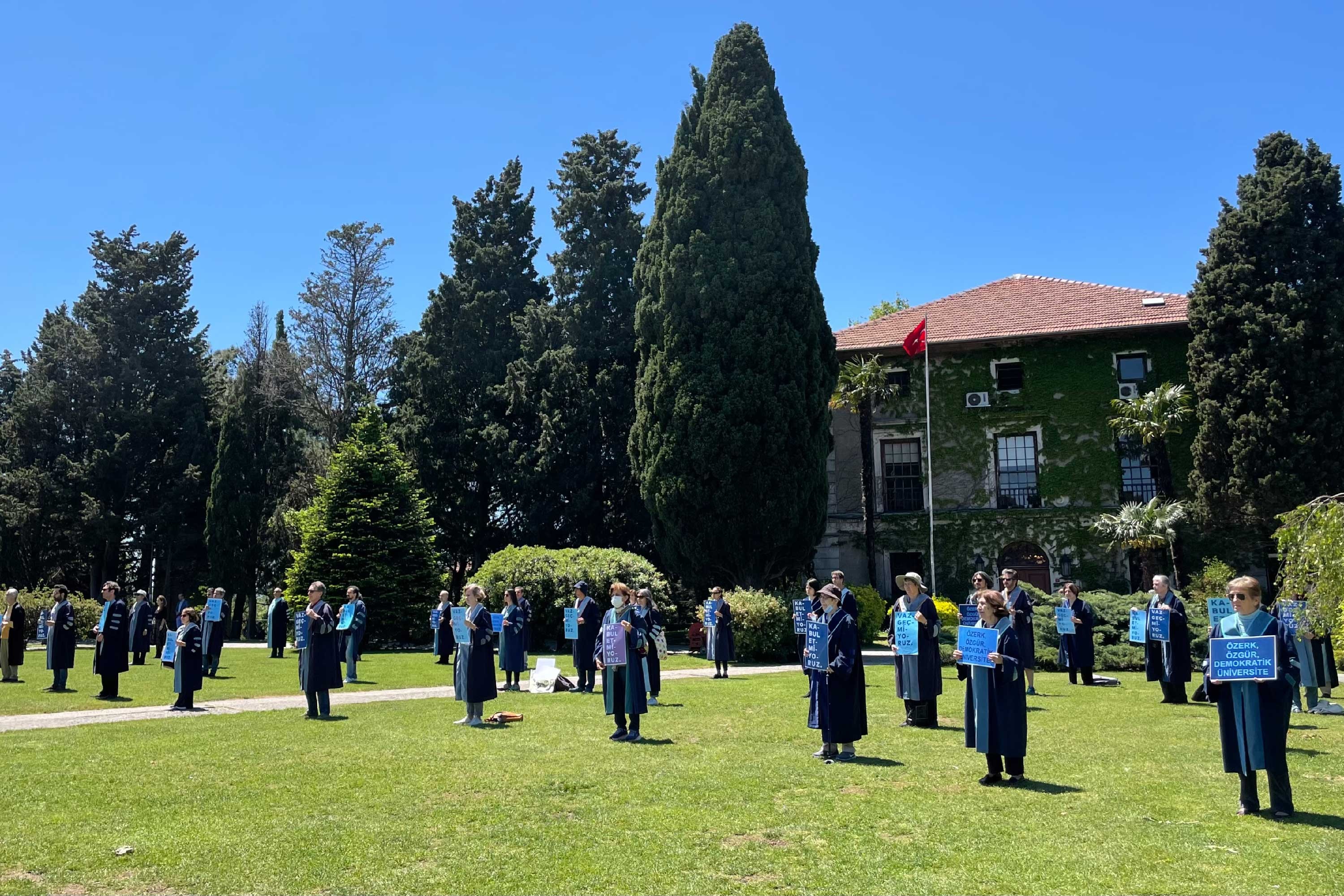 Boğaziçi Üniversitesi akademisyenleri