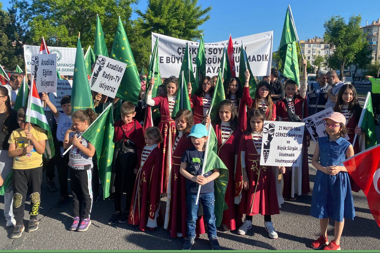 Kayseri'de Çerkes soykırımı anmasında gerçekleştirilen yürüyüş