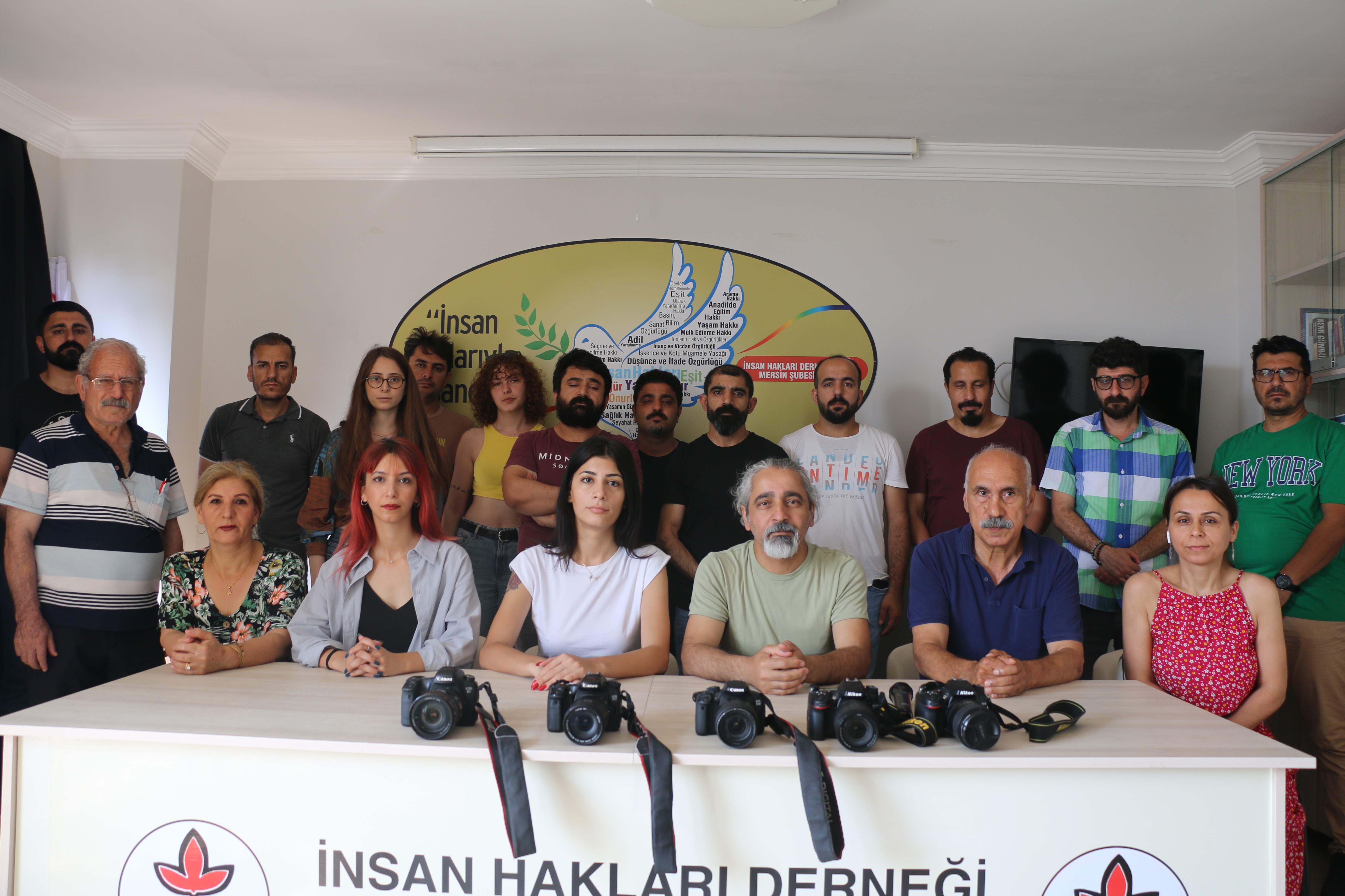 Mersin'de gazeteciler açıklama yaptı