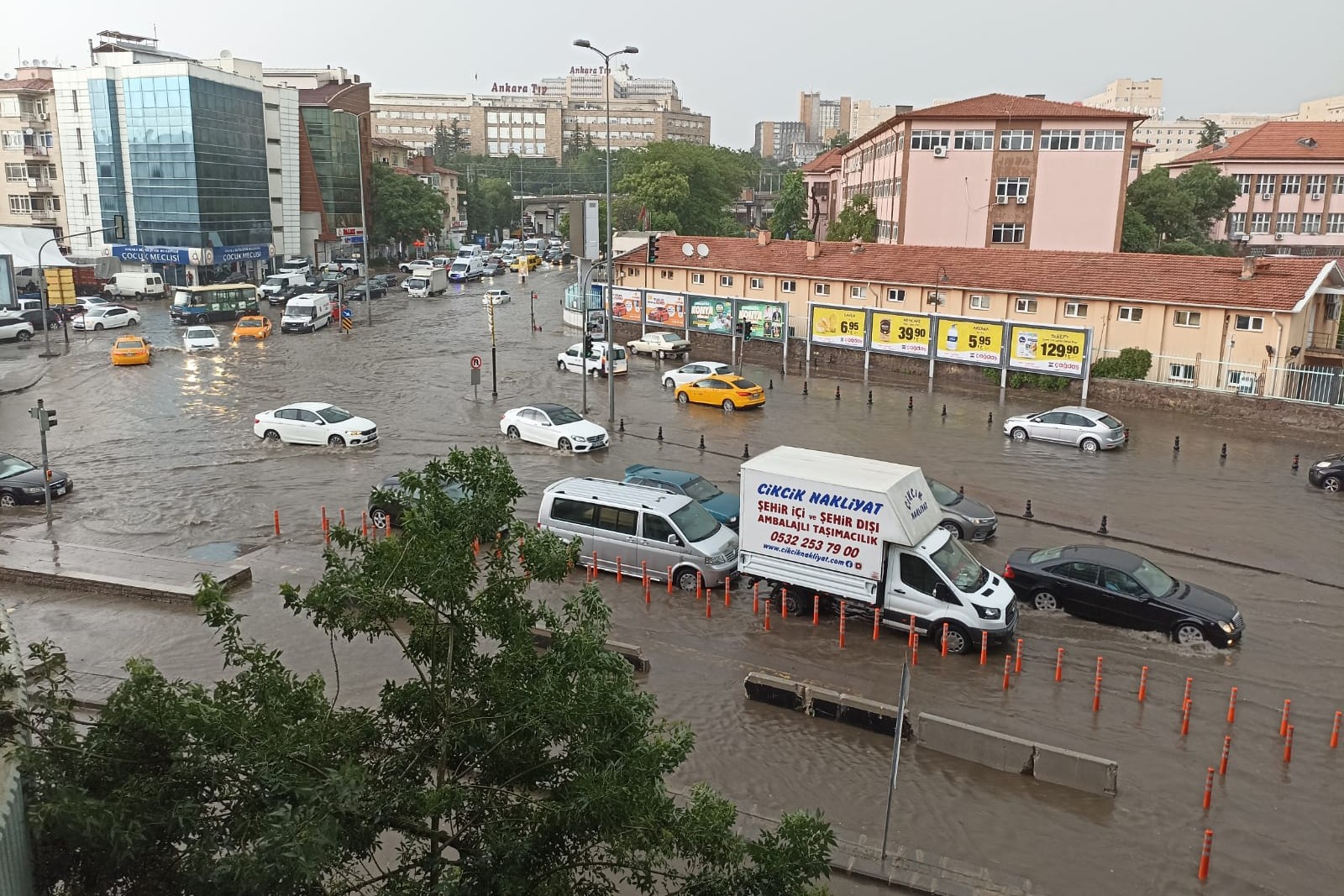 ankarada göle dönen yollar