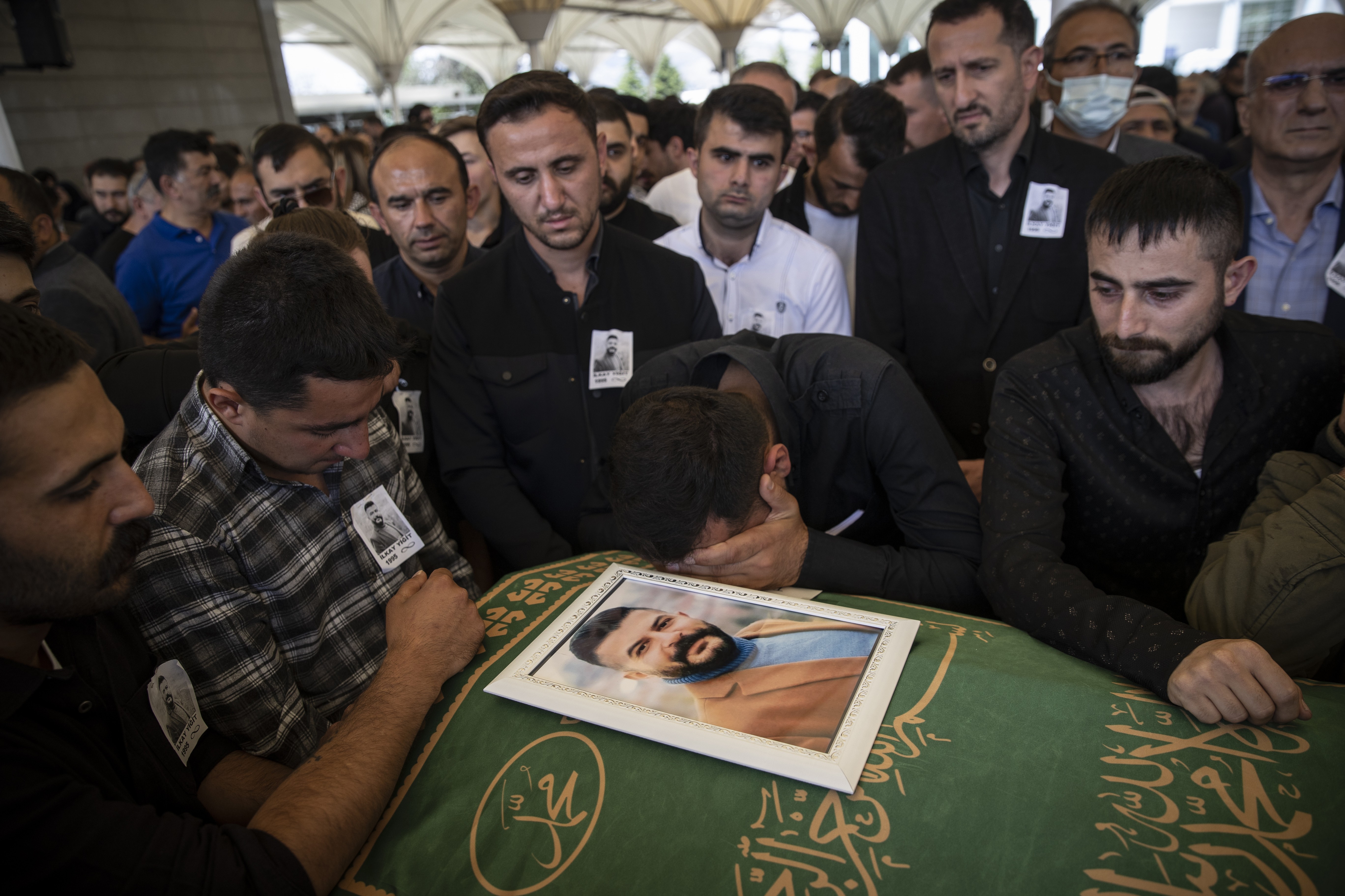 Ankara'da meydana gelen selde hayatını kaybeden İlkay Yiğit'in cenaze töreninden bir fotoğraf.