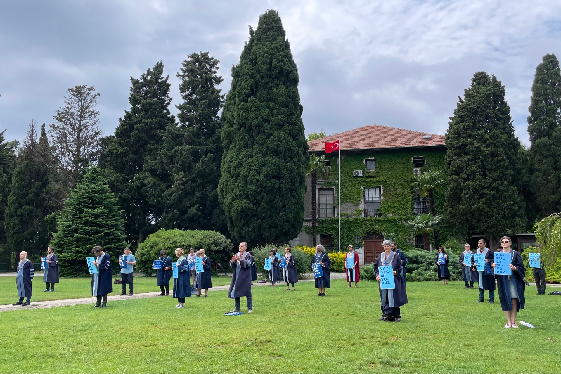 Boğaziçi Üniversitesi akademisyenleri