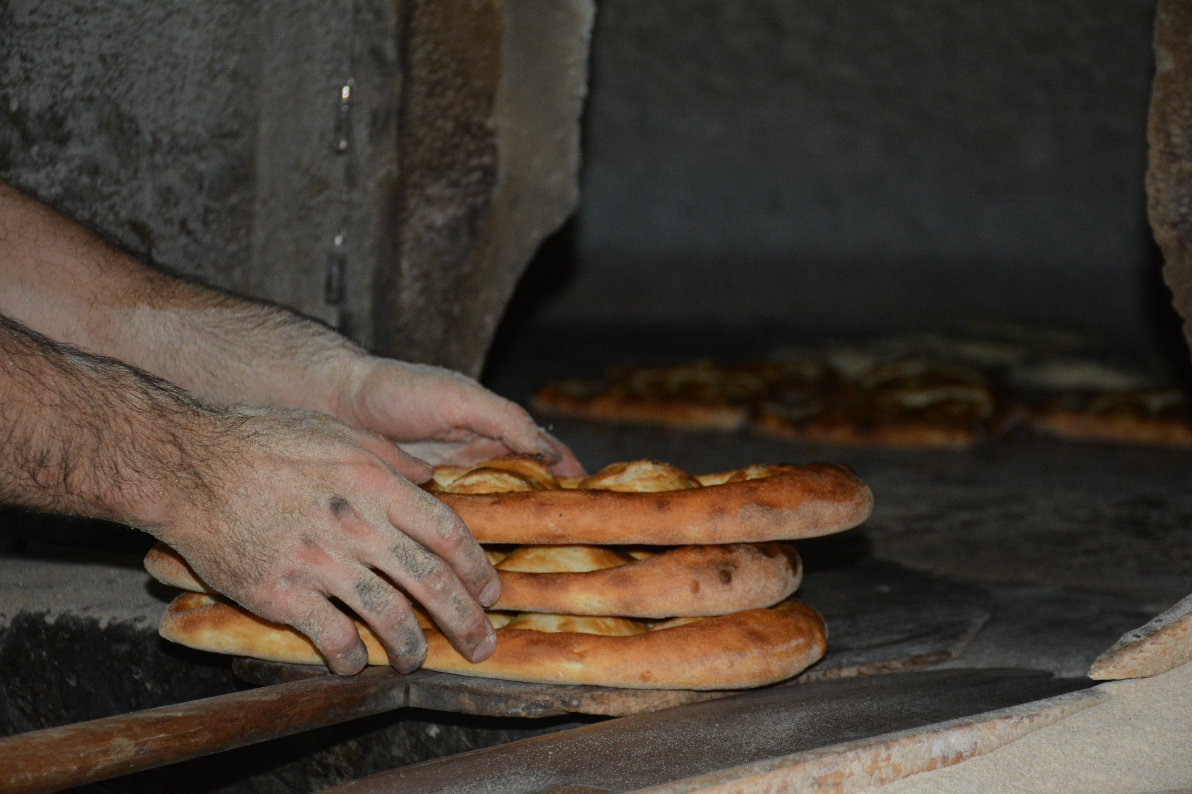 Diyarbakır’da ekmeğe üst üste zam: Millet ekmek bulamayacak!