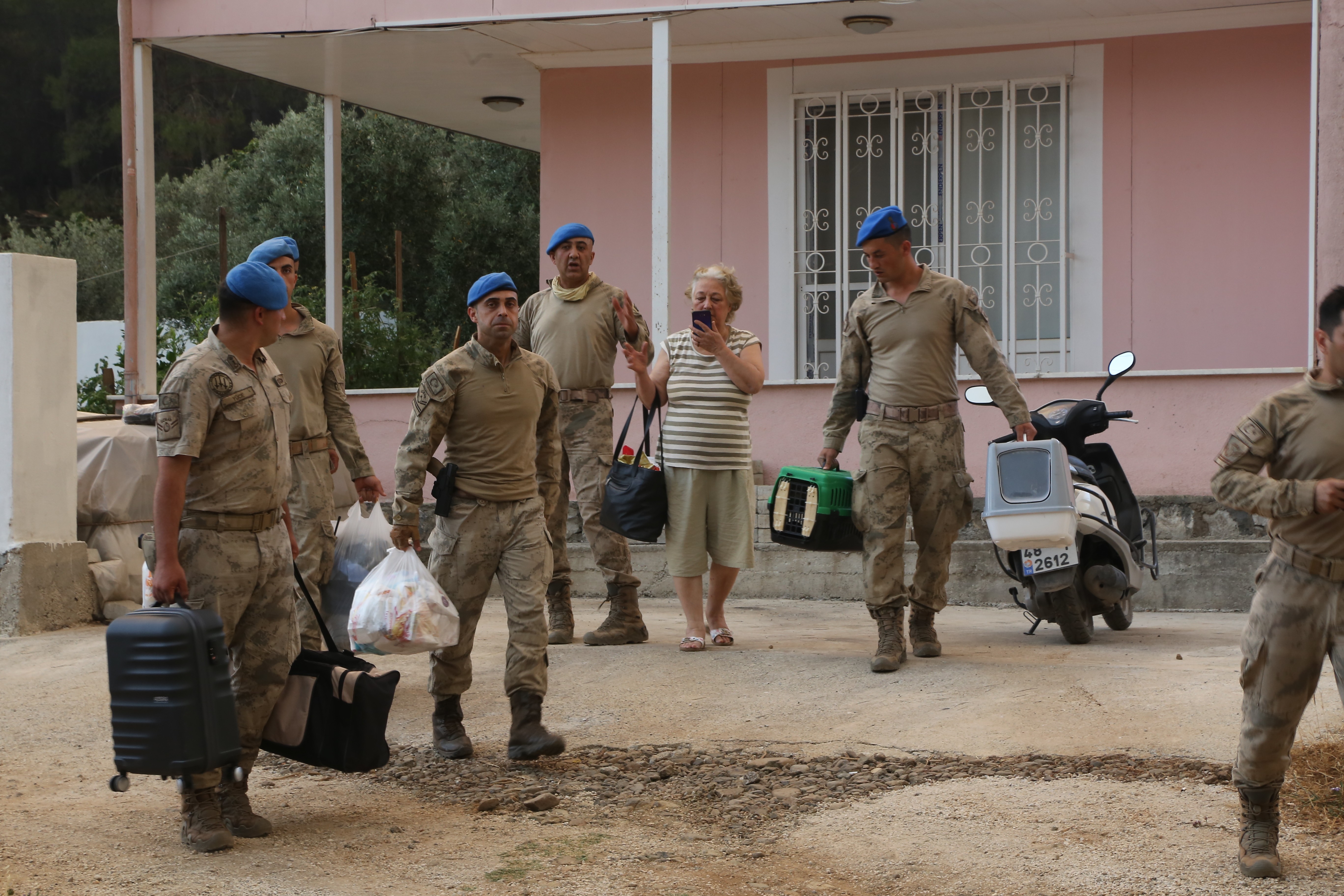 Değirmenyanı mevkisindeki bazı evler tedbir amaçlı tahliye edildi.