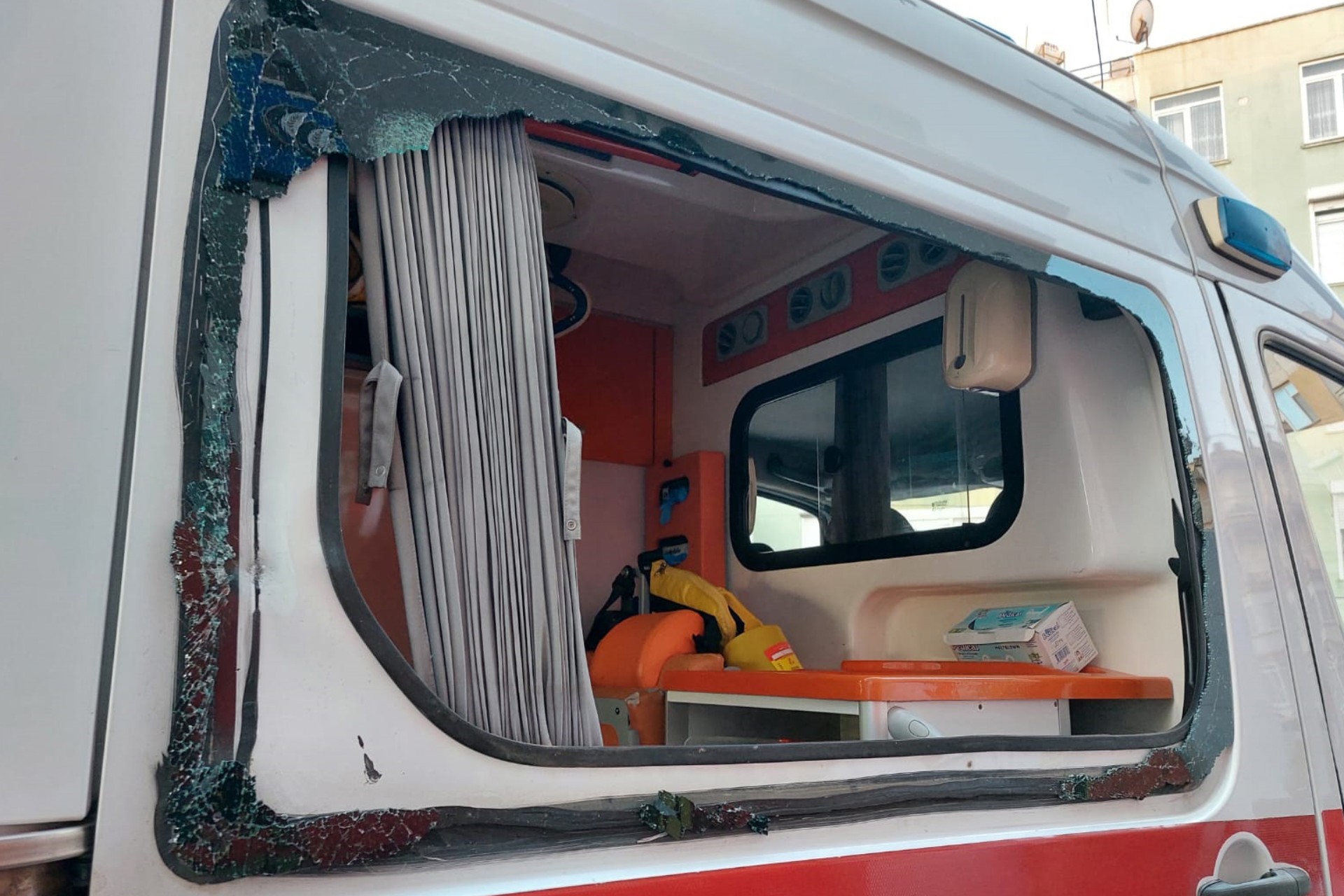 camı kırılan ambulans