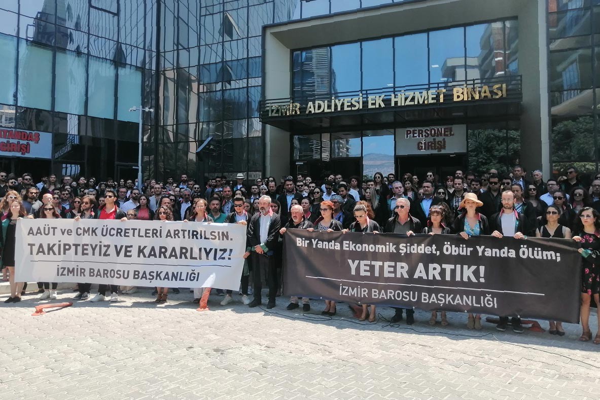 İzmirli avukatlar