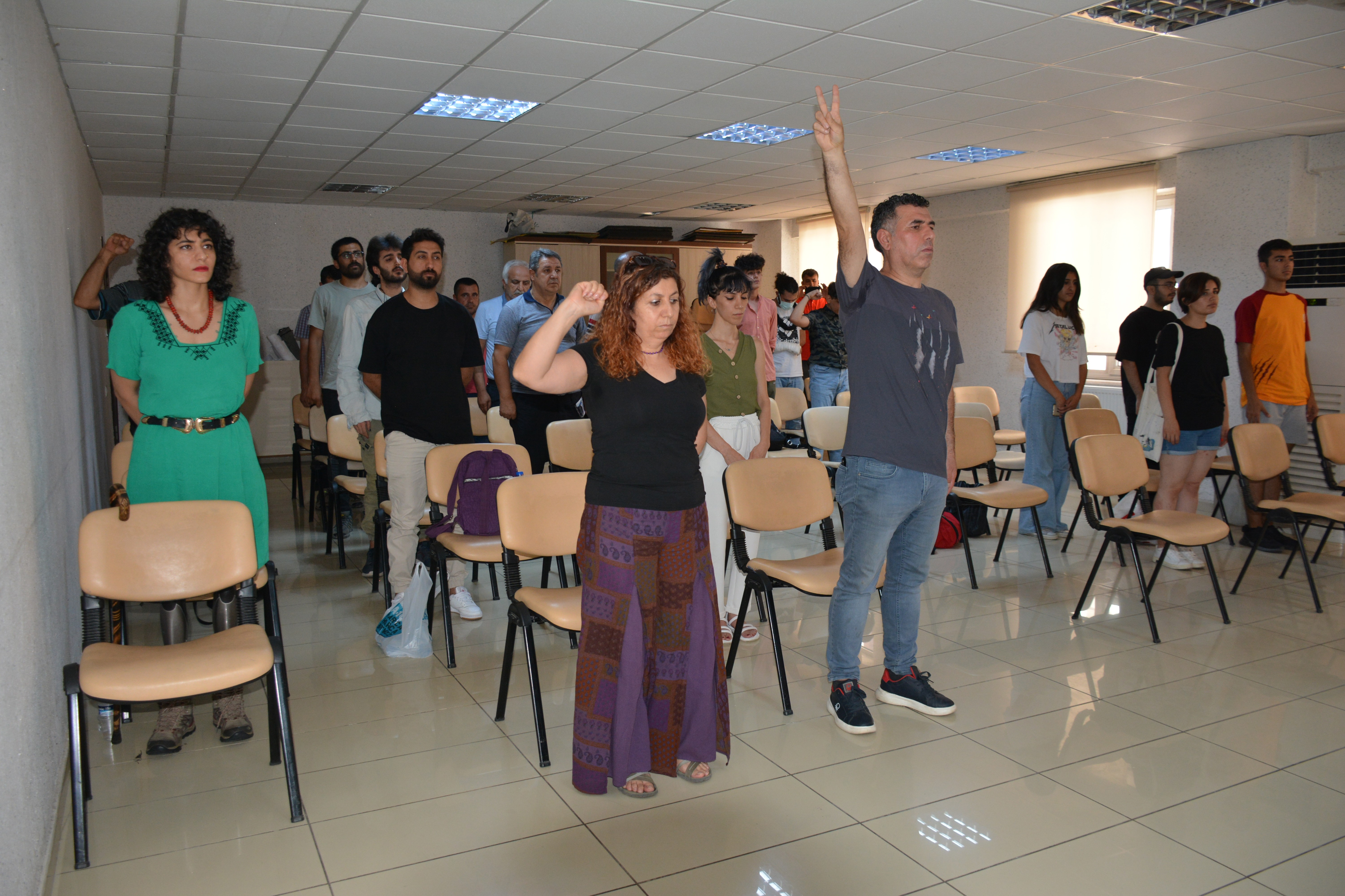 Diyarbakır'da düzenlenen Suruç Katliamı anmasından bir fotoğraf.