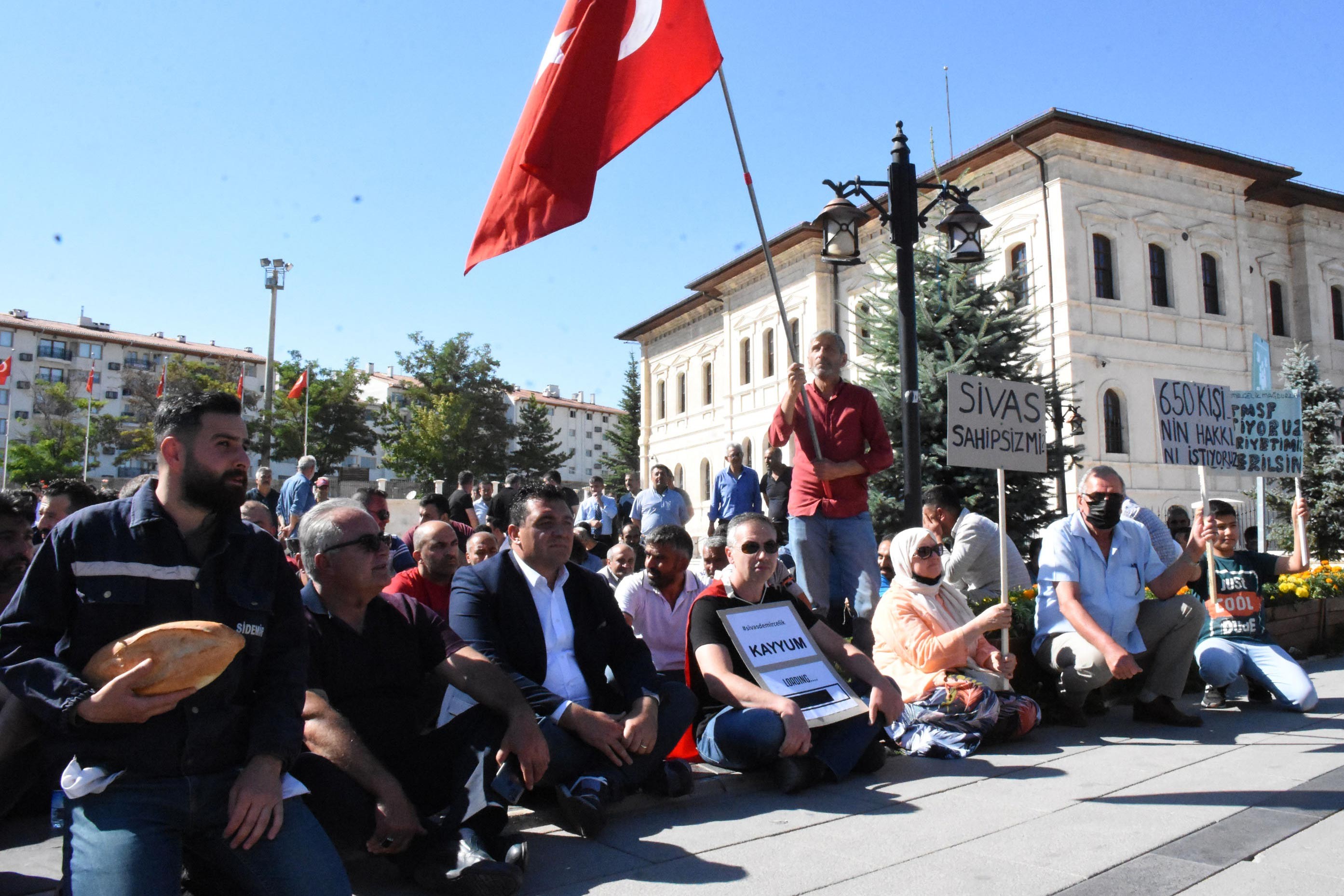 Sivas Demir Çelik Fabrikası işçileri