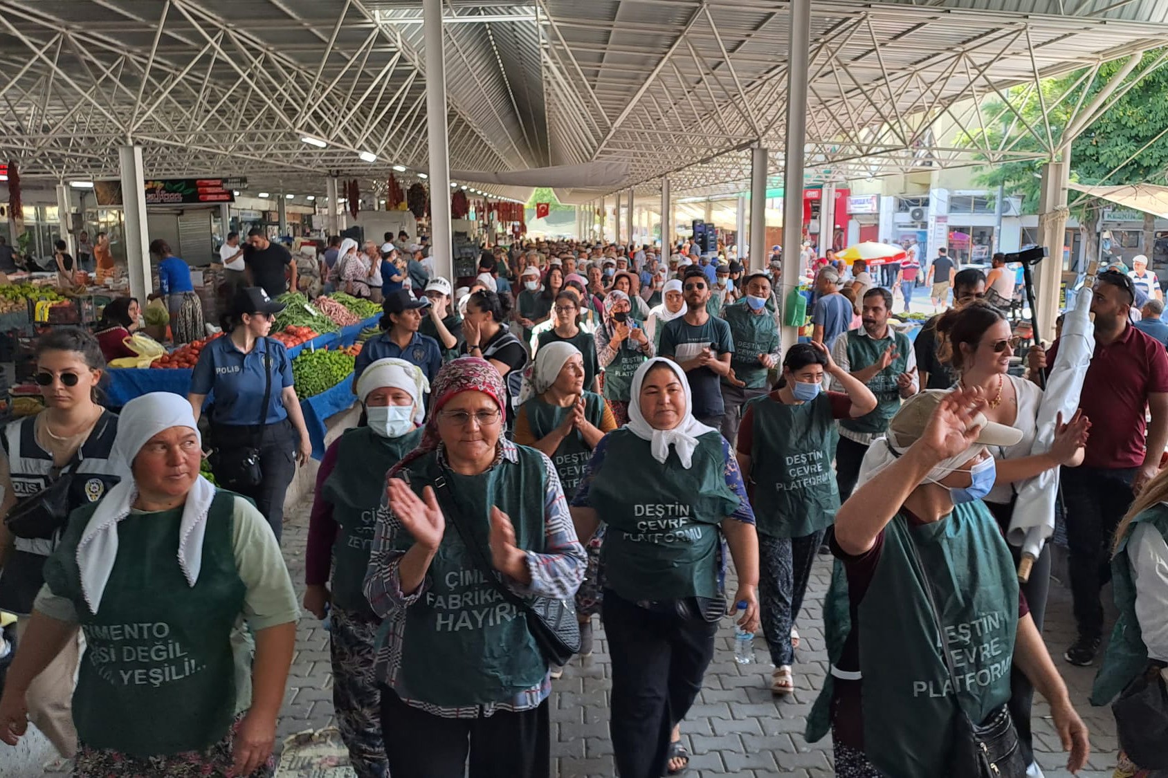 Muğla'da rant projelerinin iptali talebiyşe yapılan yürüyüş