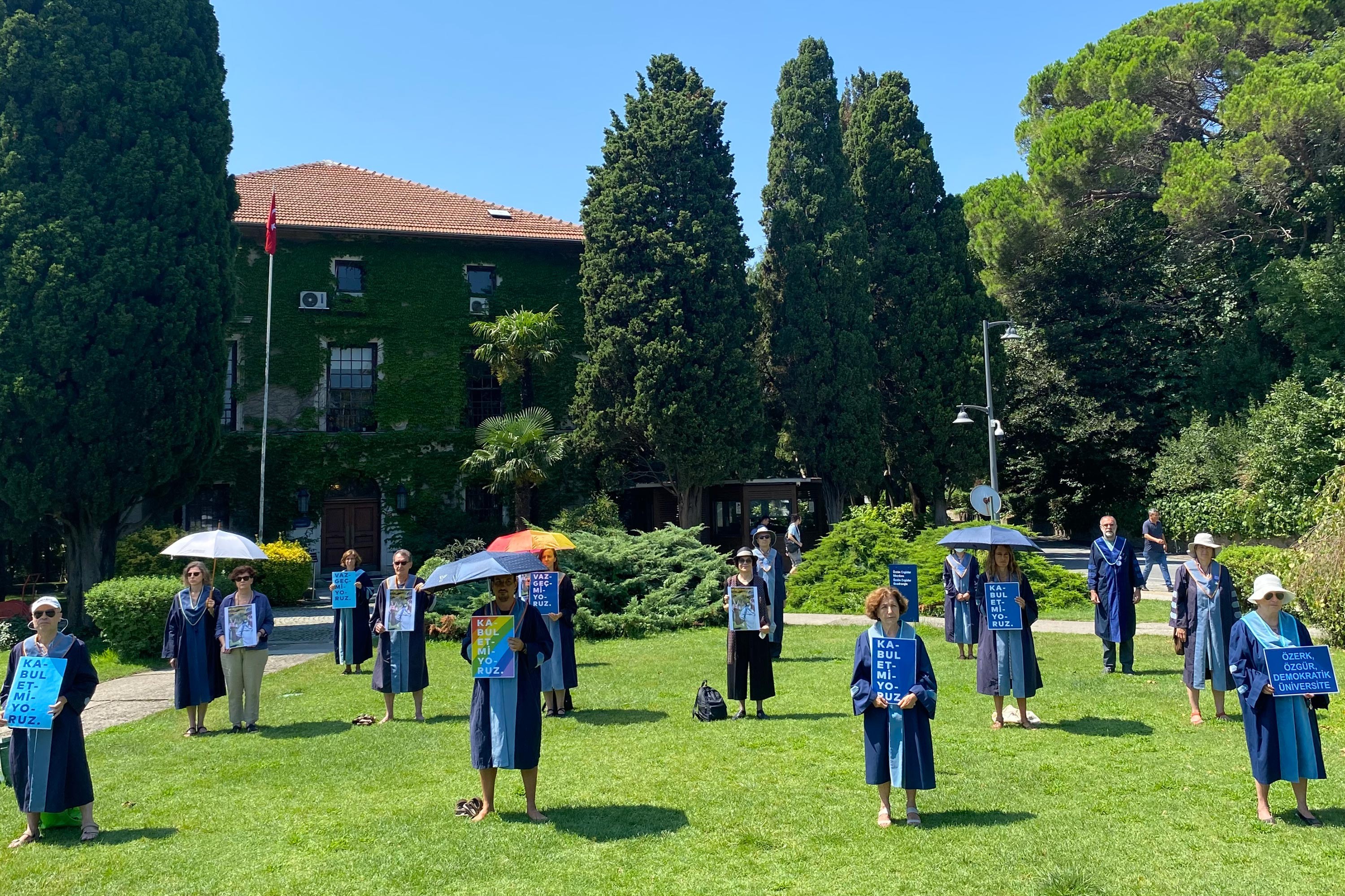 Boğaziçi Üniversitesi akademisyenleri