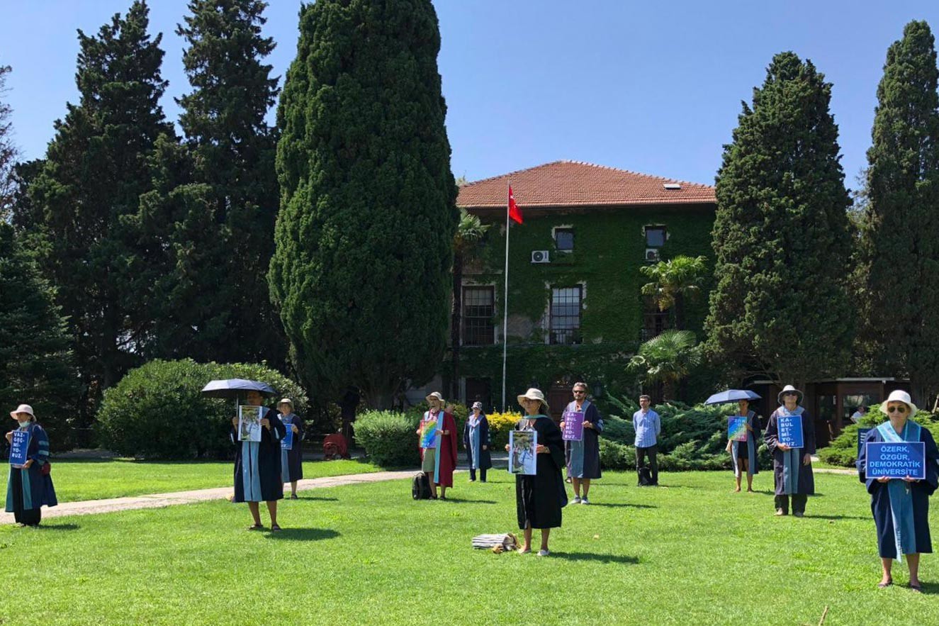 Boğaziçi Üniversitesi akademisyenleri