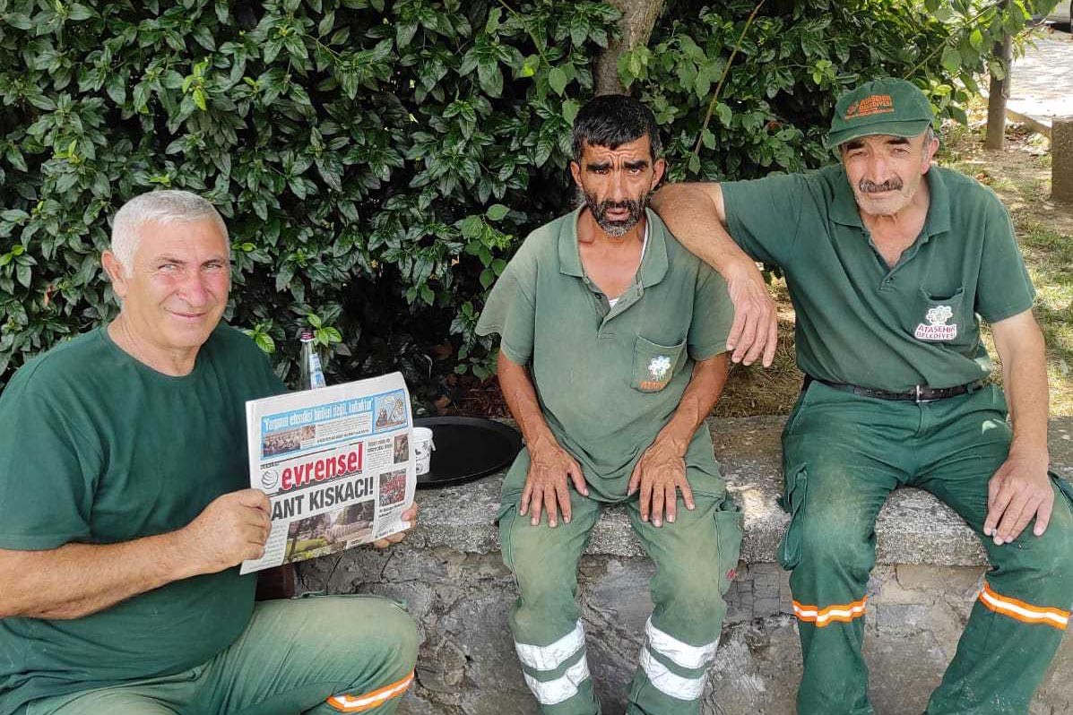 Ataşehir Belediyesi Park ve Bahçeler Müdürlüğü işçileri