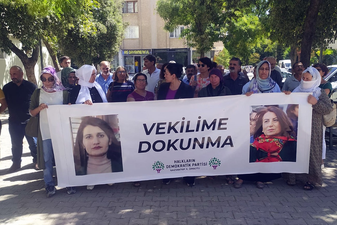 HDP Antep İl Örgütünün yaptığı basın açıklamasından bir fotoğraf.