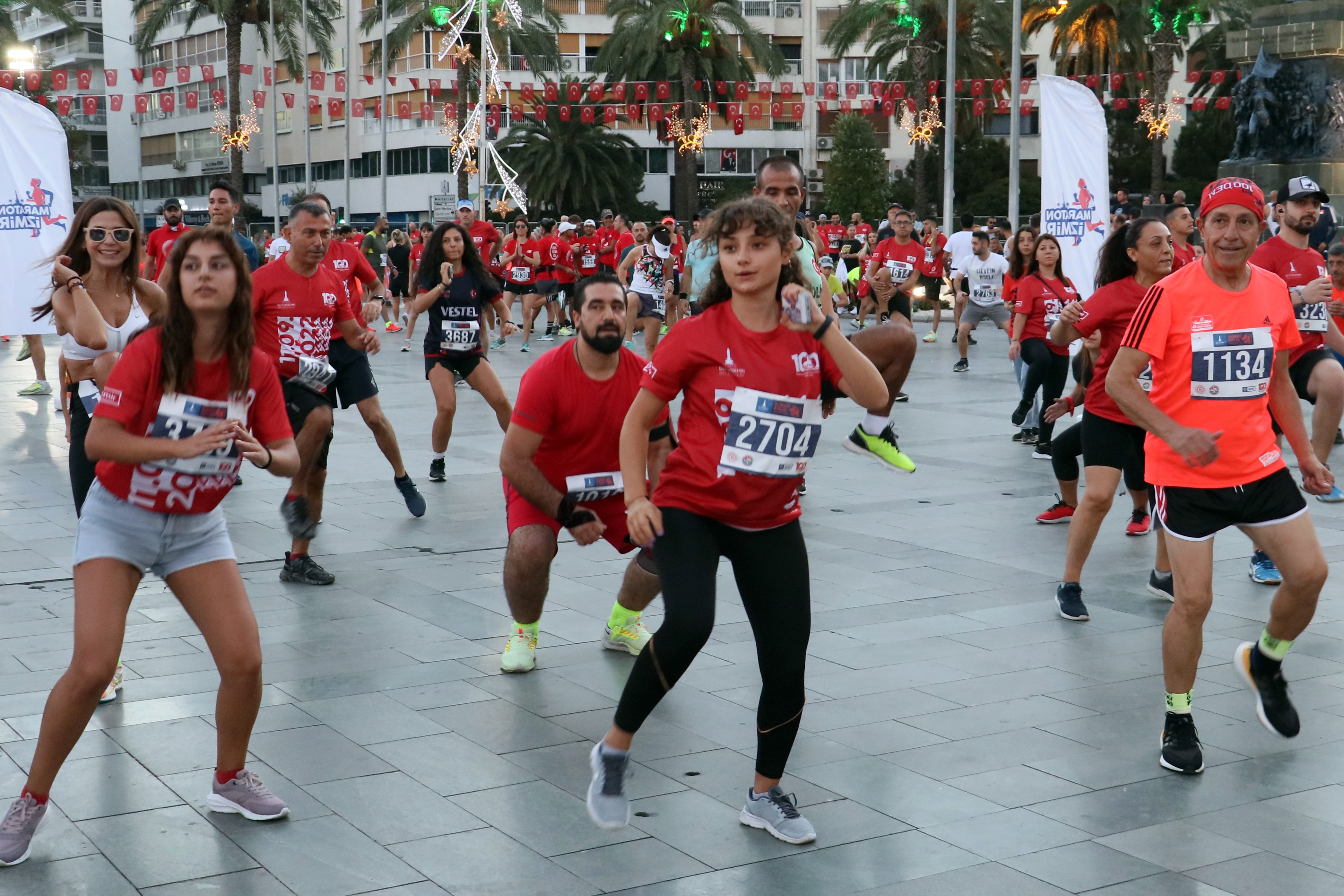 İzmir Yarı Maratonu koşucuları