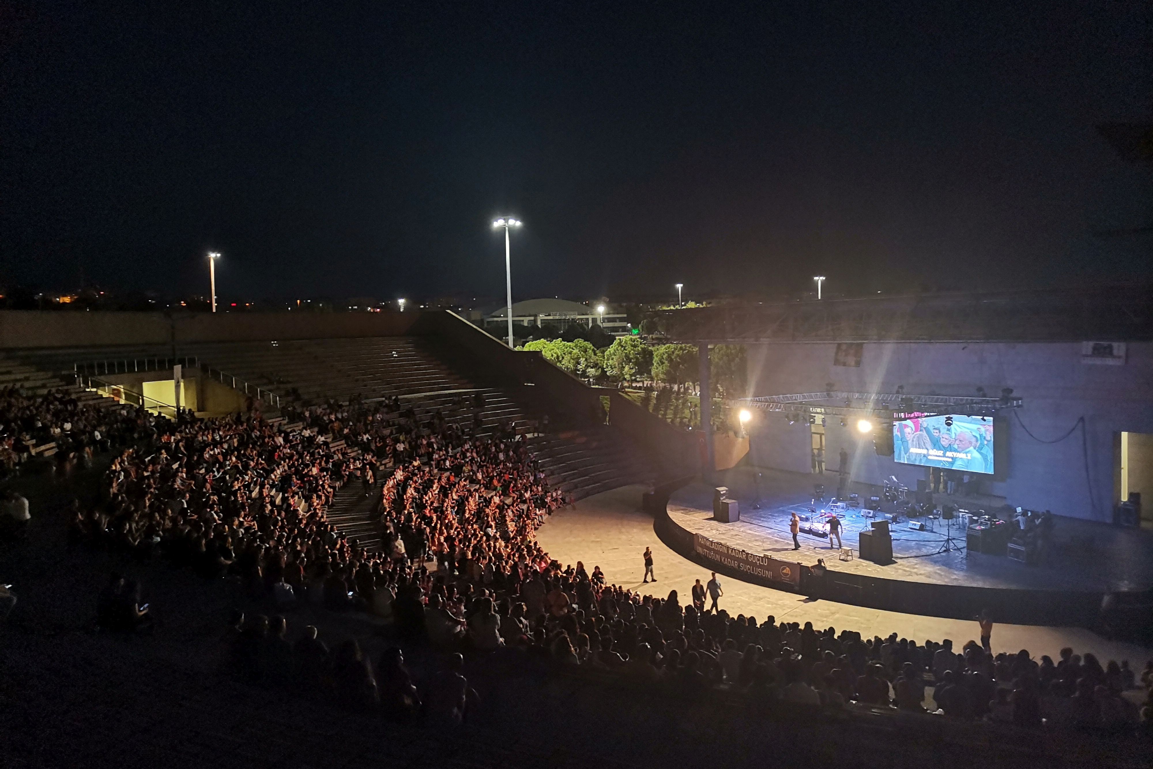 İzmir'de gerçekleşen konser