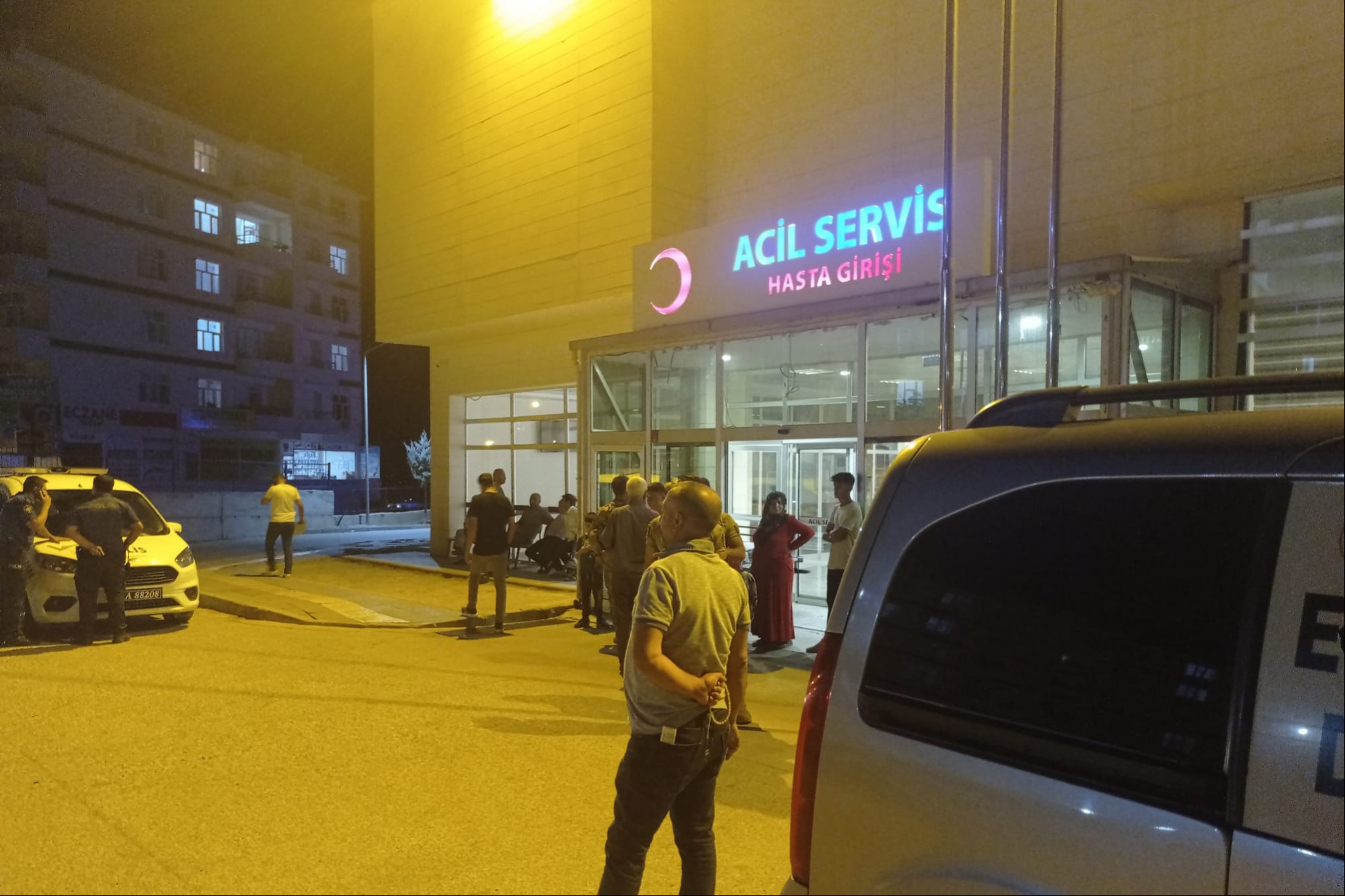 Acil servis girişi