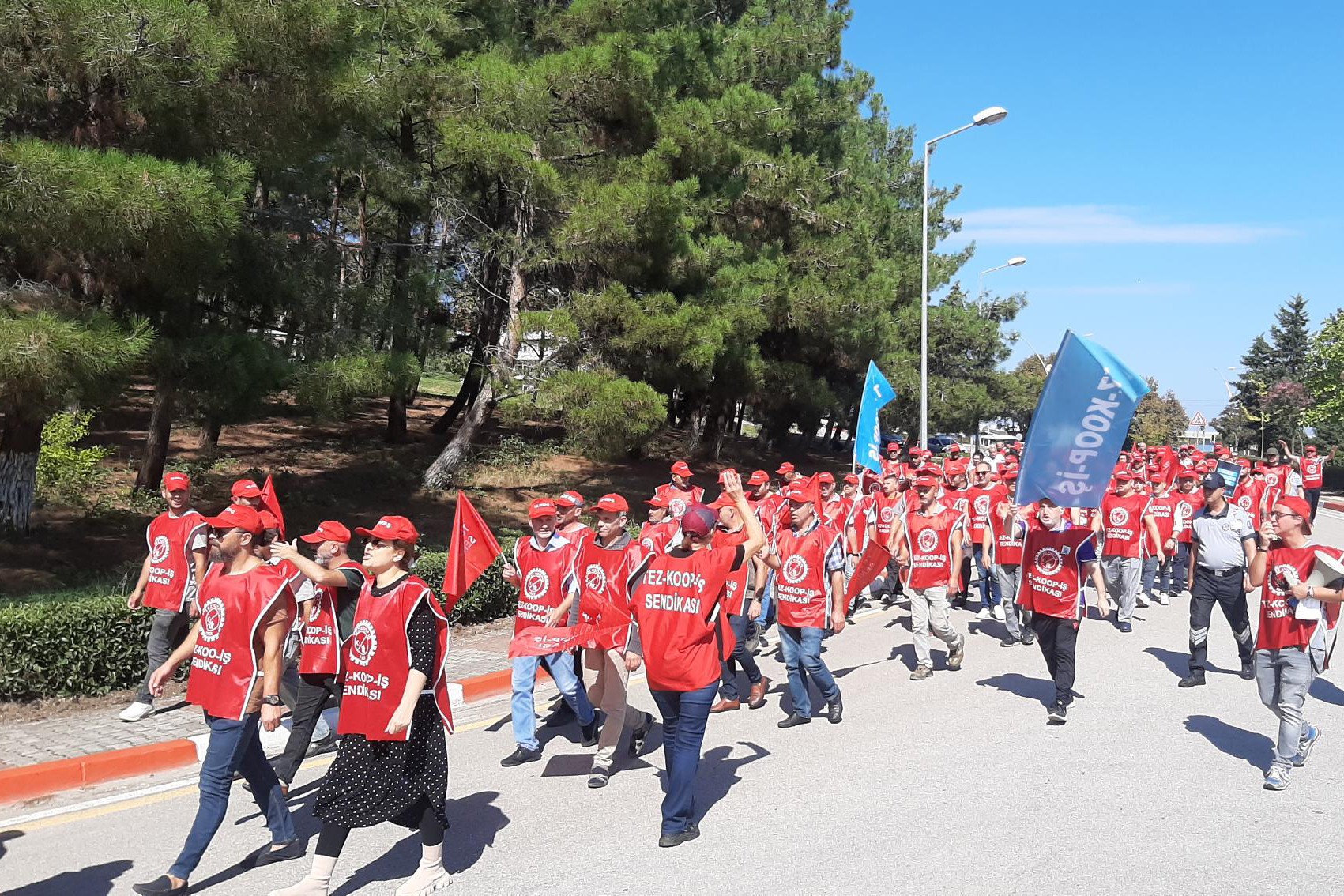 Ondokuz Mayıs Üniversitesi işçileri yürüdü