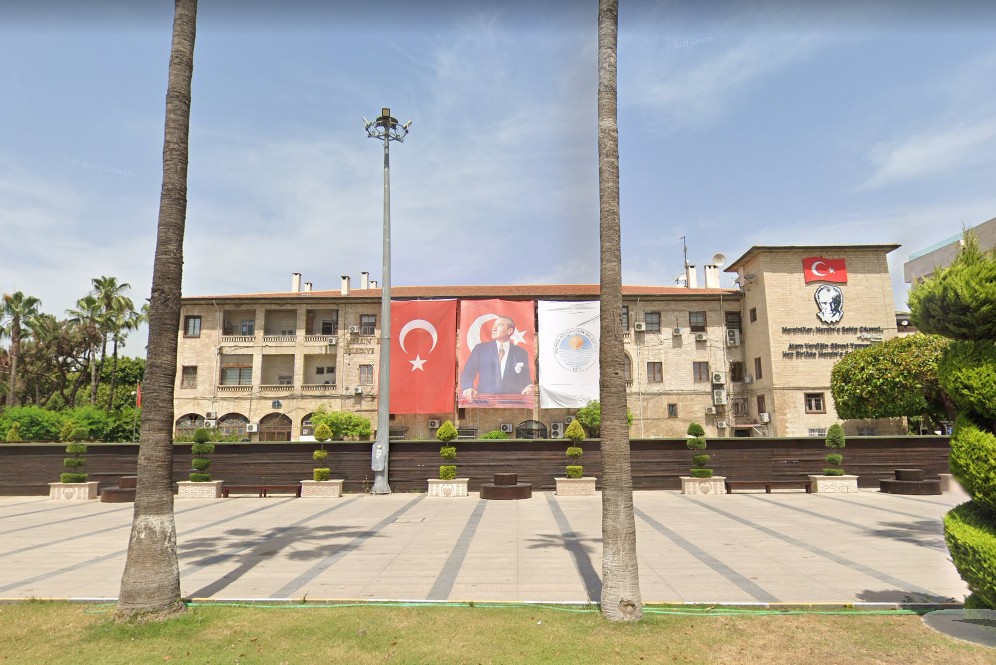 Mersin Büyükşehir Belediyesi binası