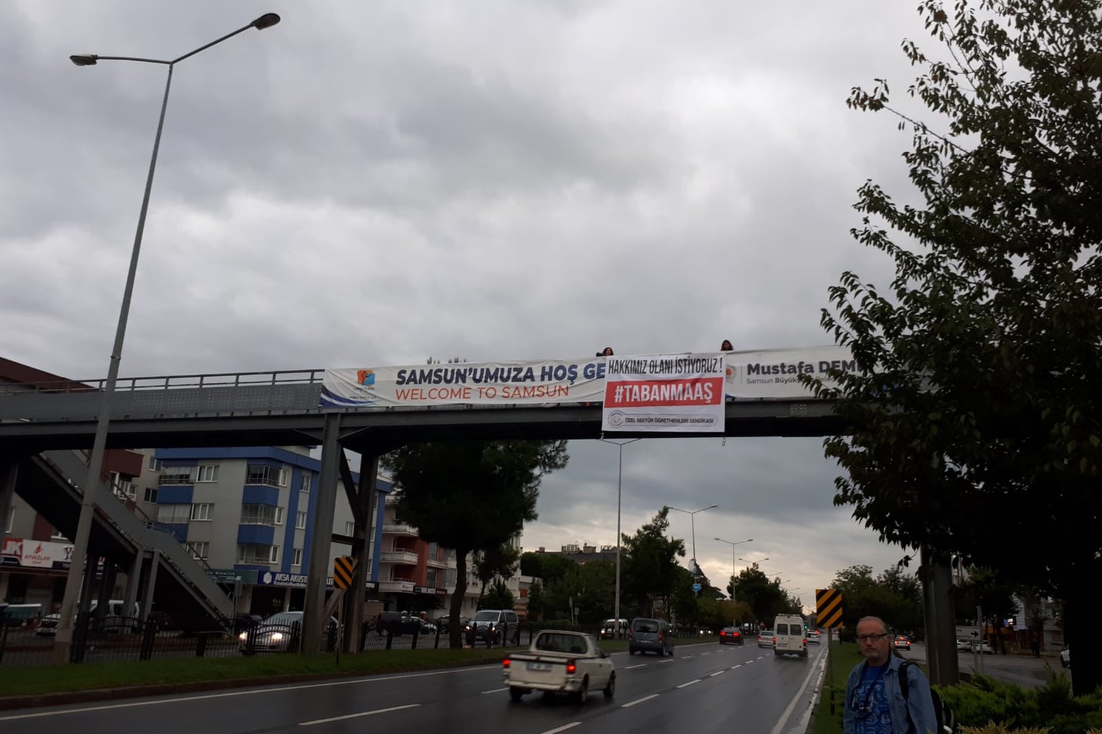 Özel Sektör Öğretmenleri Sendikası öğretmenleri sabah saatlerinde Samsun-Sinop karayoluna, 