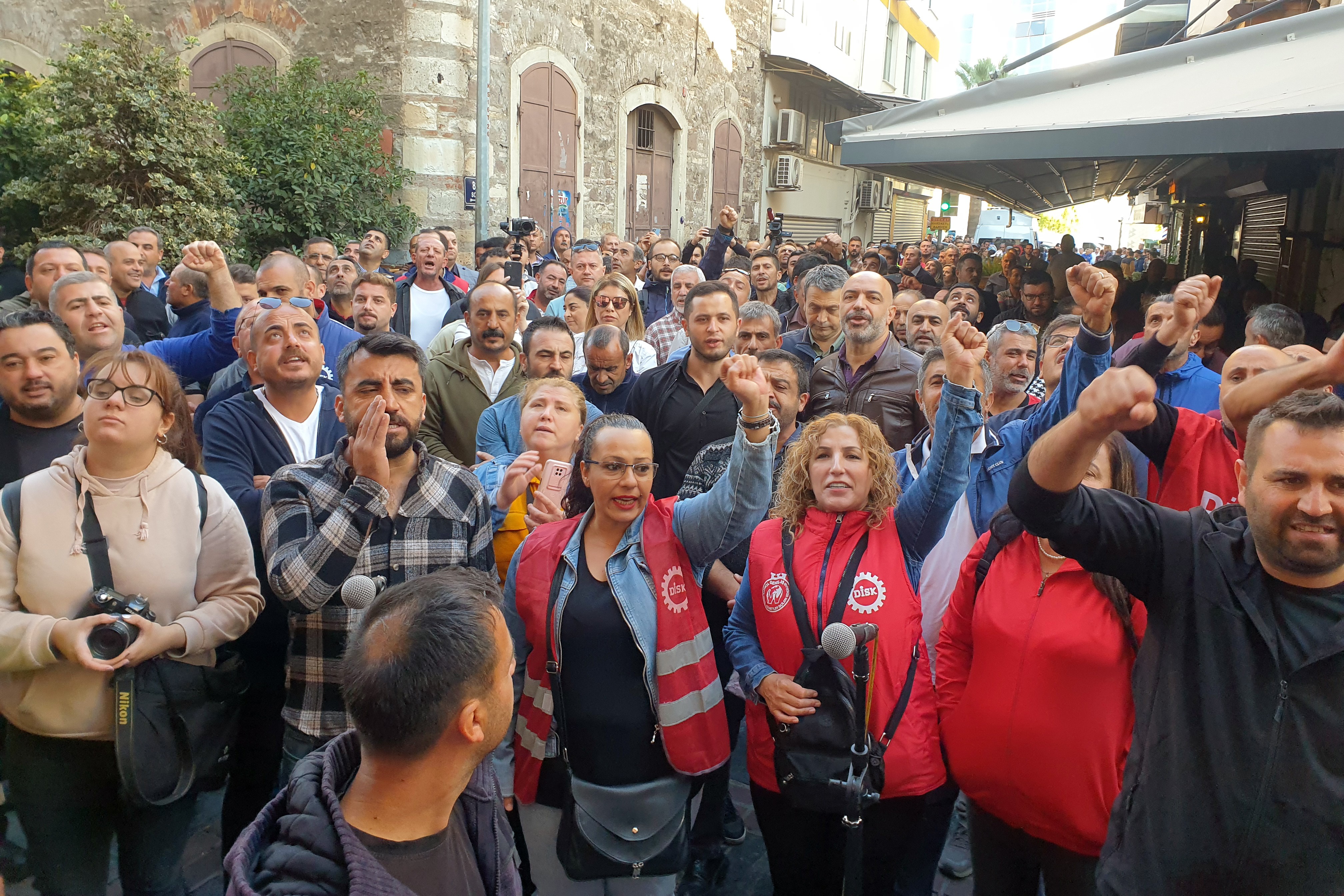 Genel-İş İzmir Şube üyeleri Soyer'e destek verdi