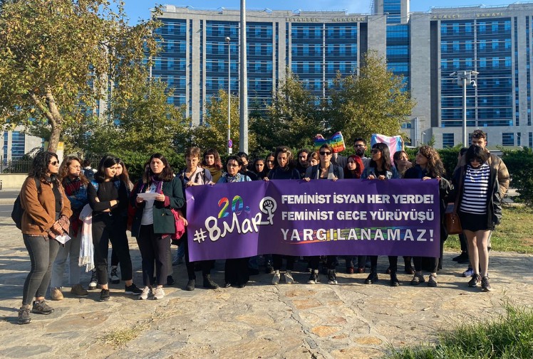 8 Mart gece yürüyüşünde  gözaltına alınan kadınların davası