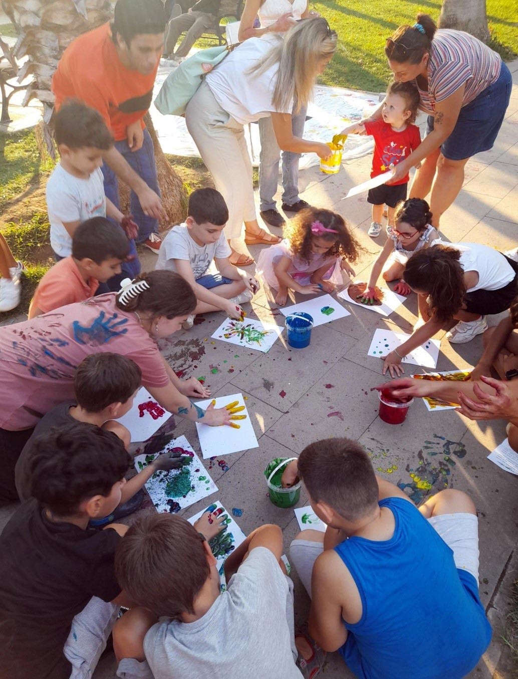 Barış Manço Parkı'nda çocukların da olduğu eylem.