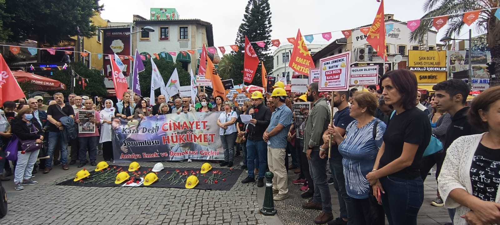 Antalya'da emek ve demokrasi güçleri açıklama yaptı