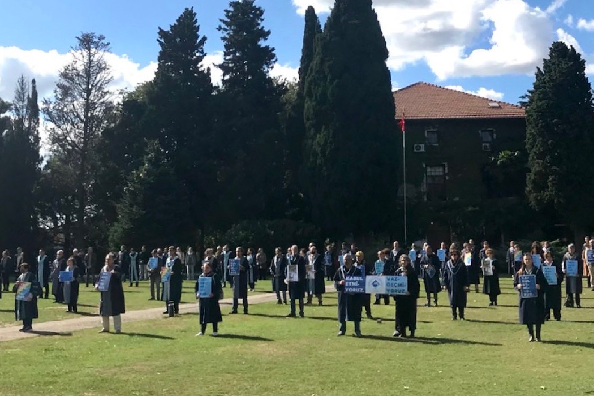 Boğaziçi Üniversitesi akademisyenleri