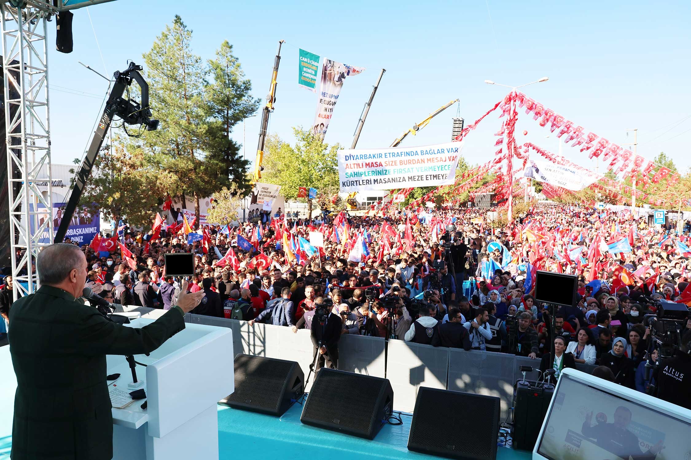 Tayyip Erdoğan, Diyarbakır'da konuşurken