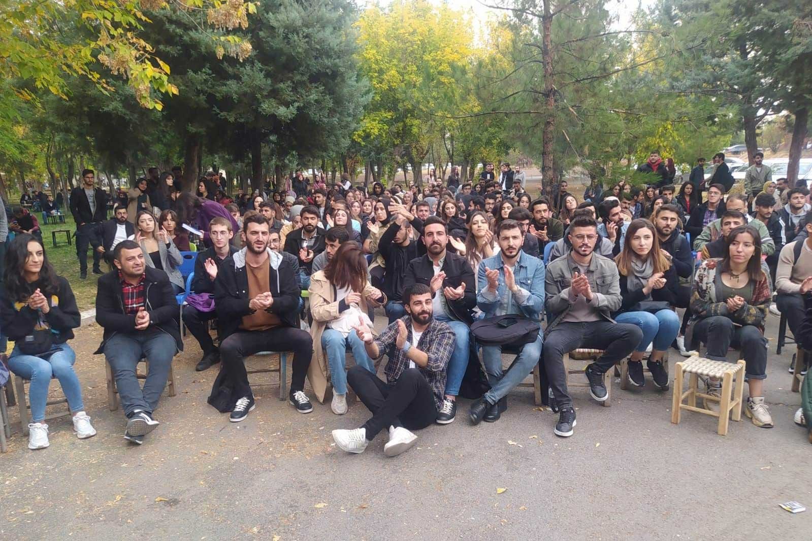 Dicle Üniversitesi Hukuk Fakültesi öğrencileri