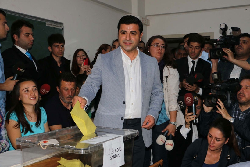 Demirtaş: Sandıktan yarınlarımız çıkacak