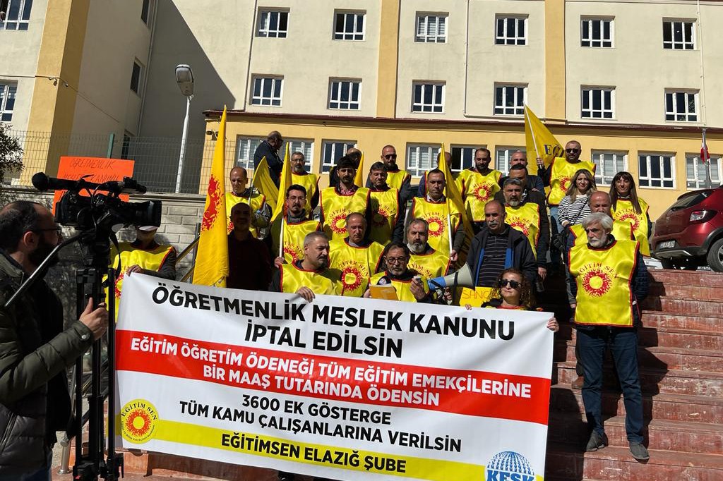 Elazığ 'da öğretmenlerin eylemi