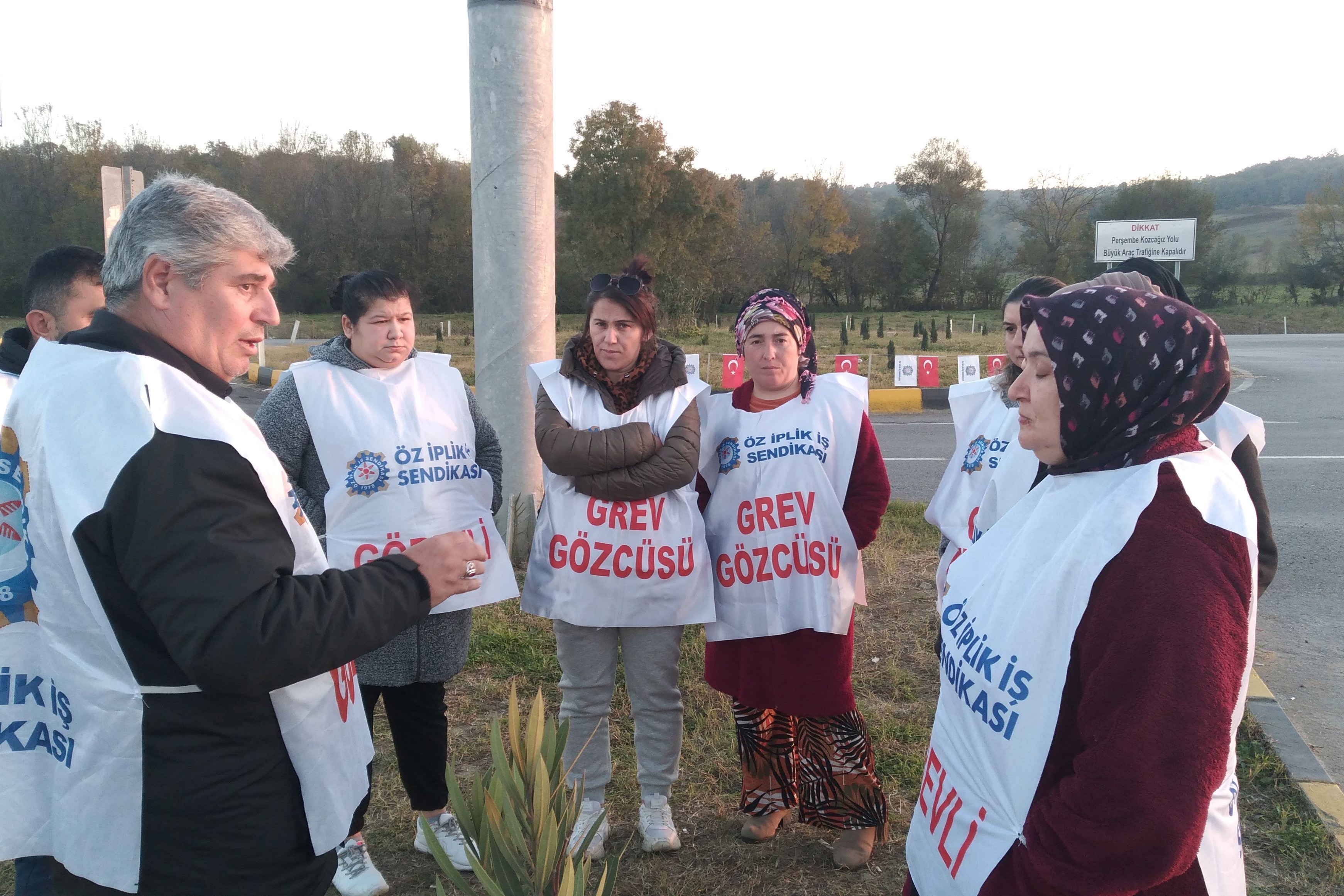 eylem yapan işçiler