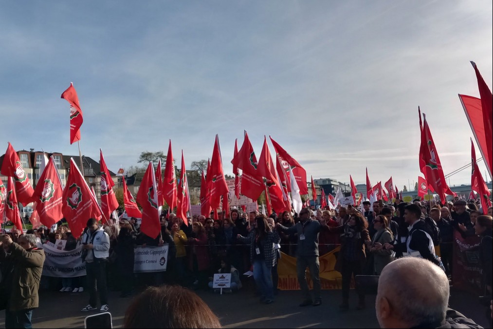 Avrupa Alevi Birlikleri Konfederasyonu  Köln'de miting yaptı.