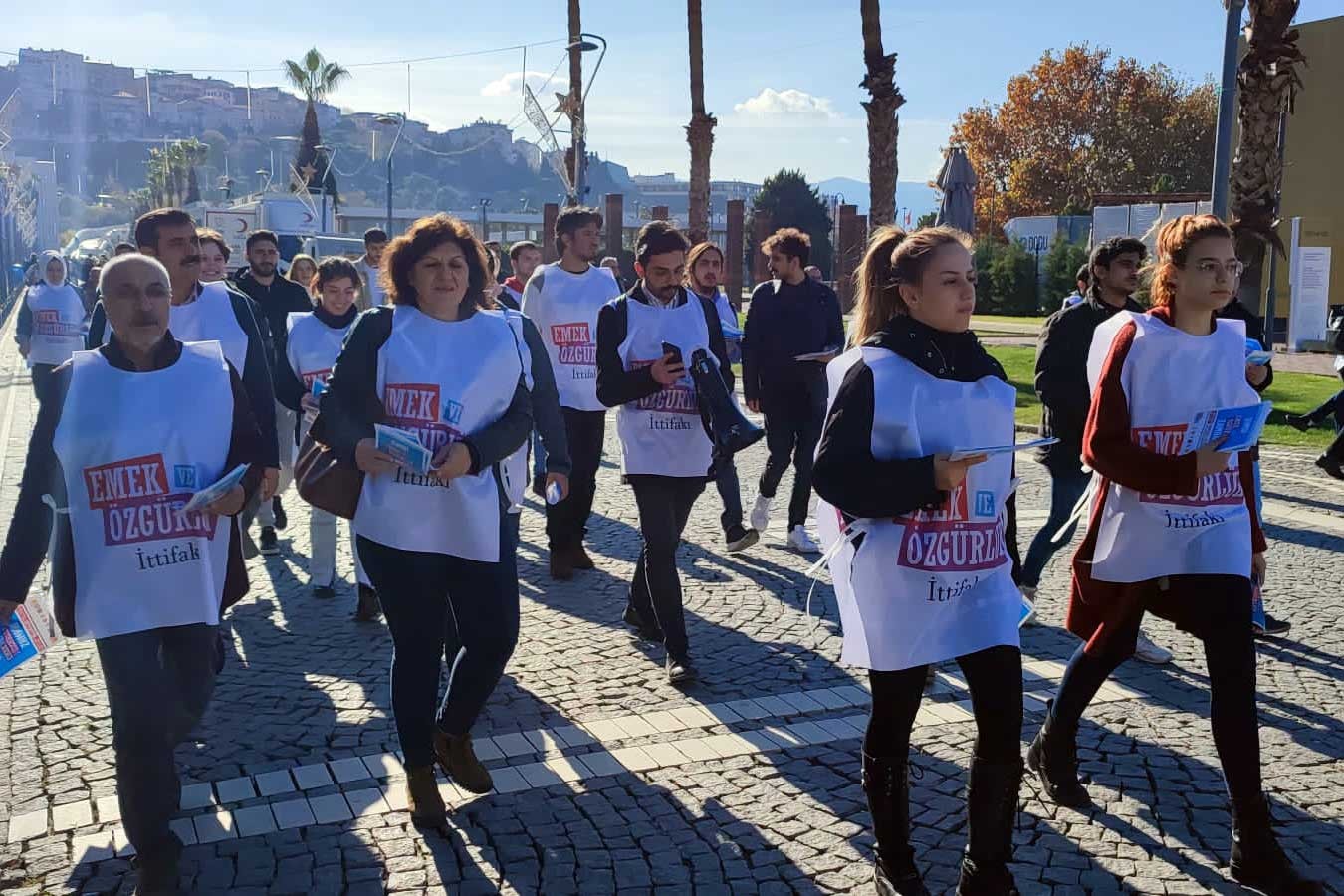 İzmir'deki buluşamaya çağrı yapan Emek ve Özgürlük İttifakı bileşenleri