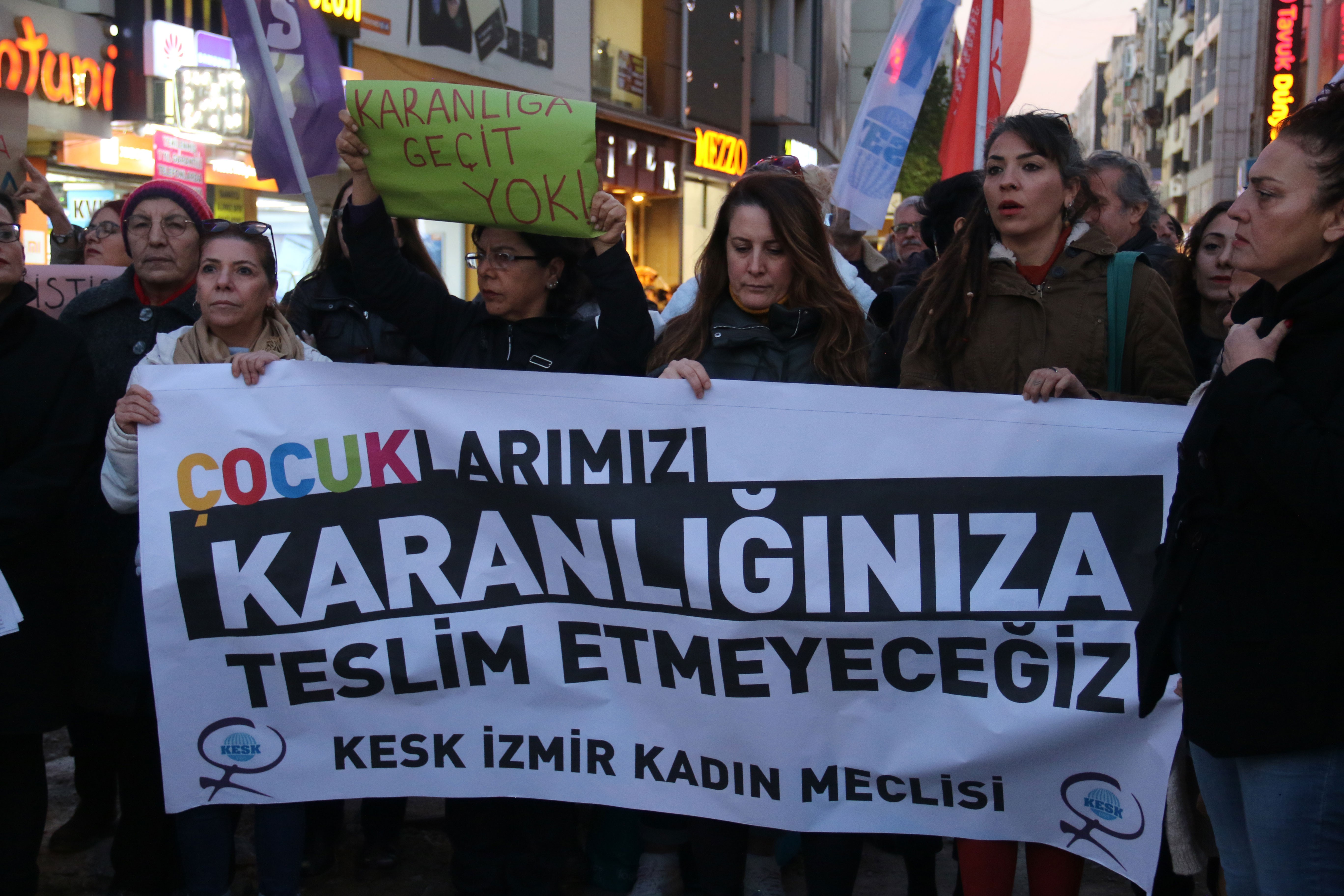 KESK İzmir Kadın meclisi açıklama yaptı